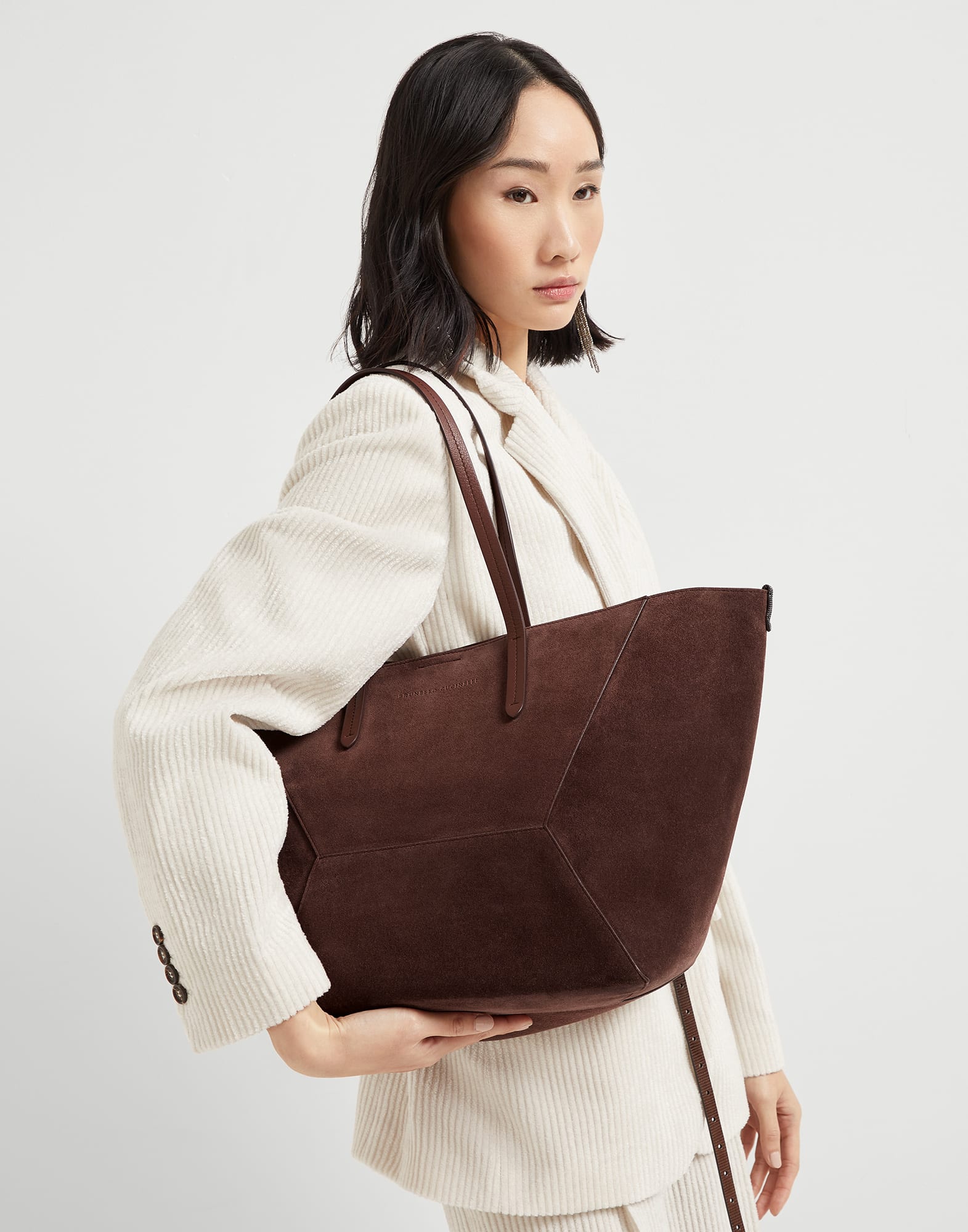 Shopper - Editorial view - View Full Screen