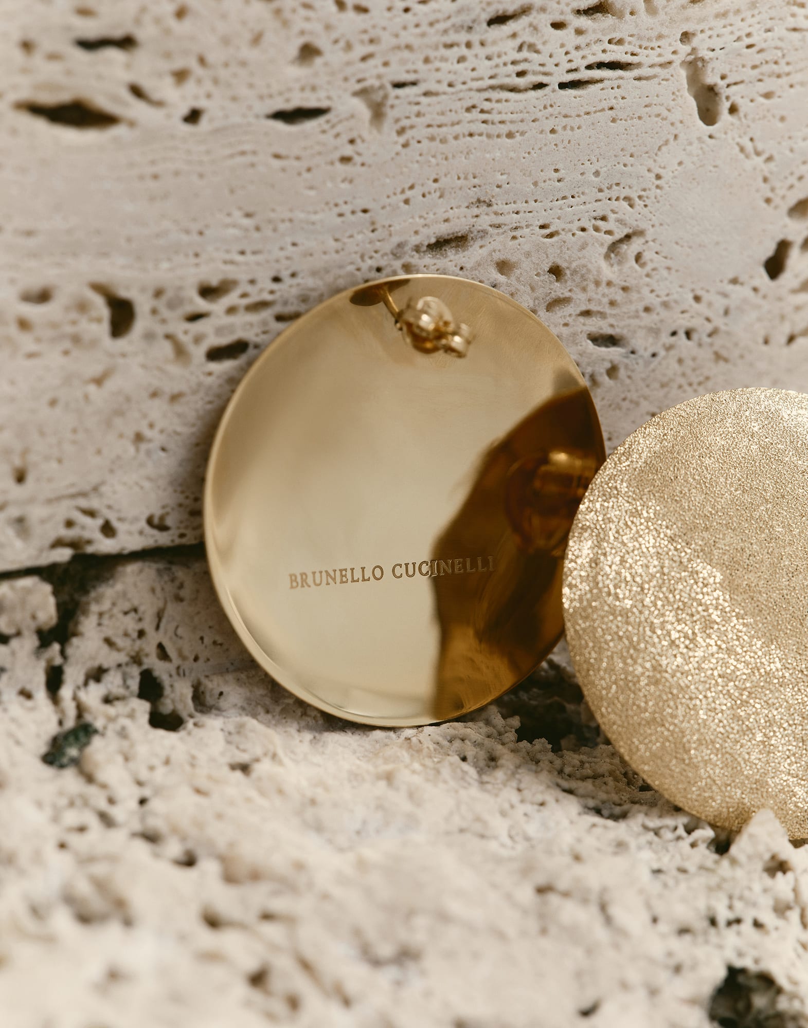 Earrings - Detail view - View Full Screen