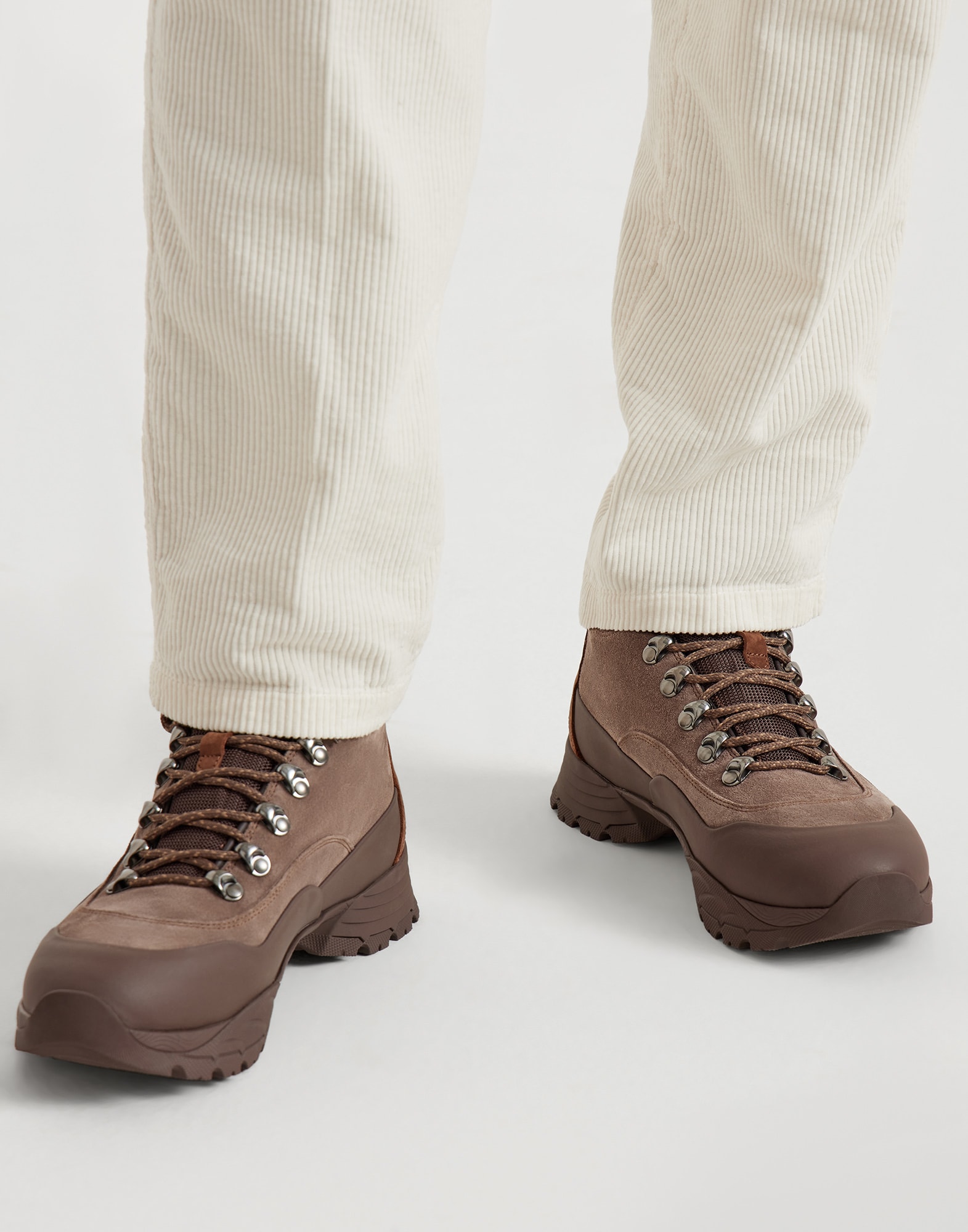 户外徒步鞋 - 小编视角 - 正面观看 - 全屏观看