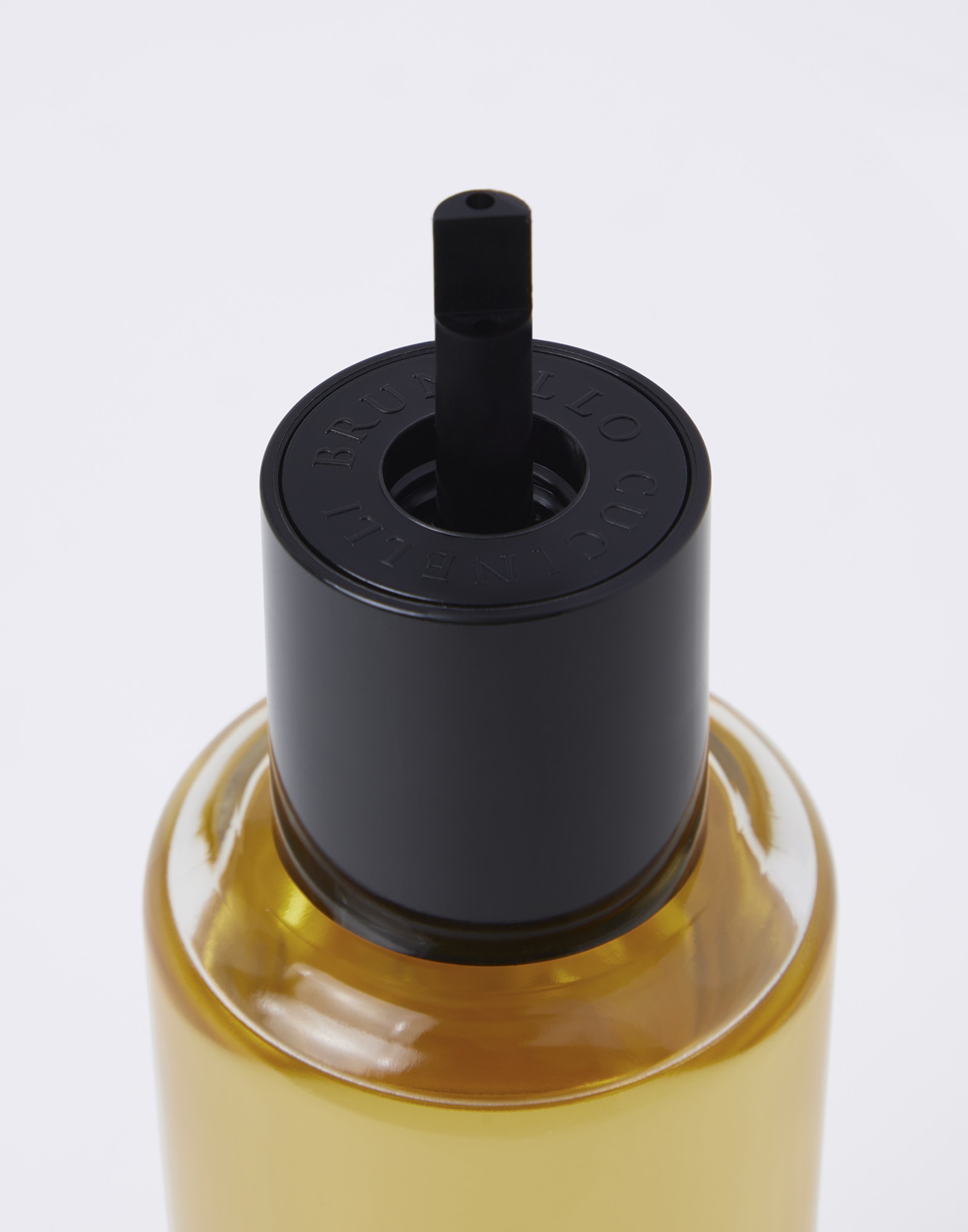 Eau de Parfum Refill 6.7 US fl.oz. (200 ml) - Editorial view - View Full Screen