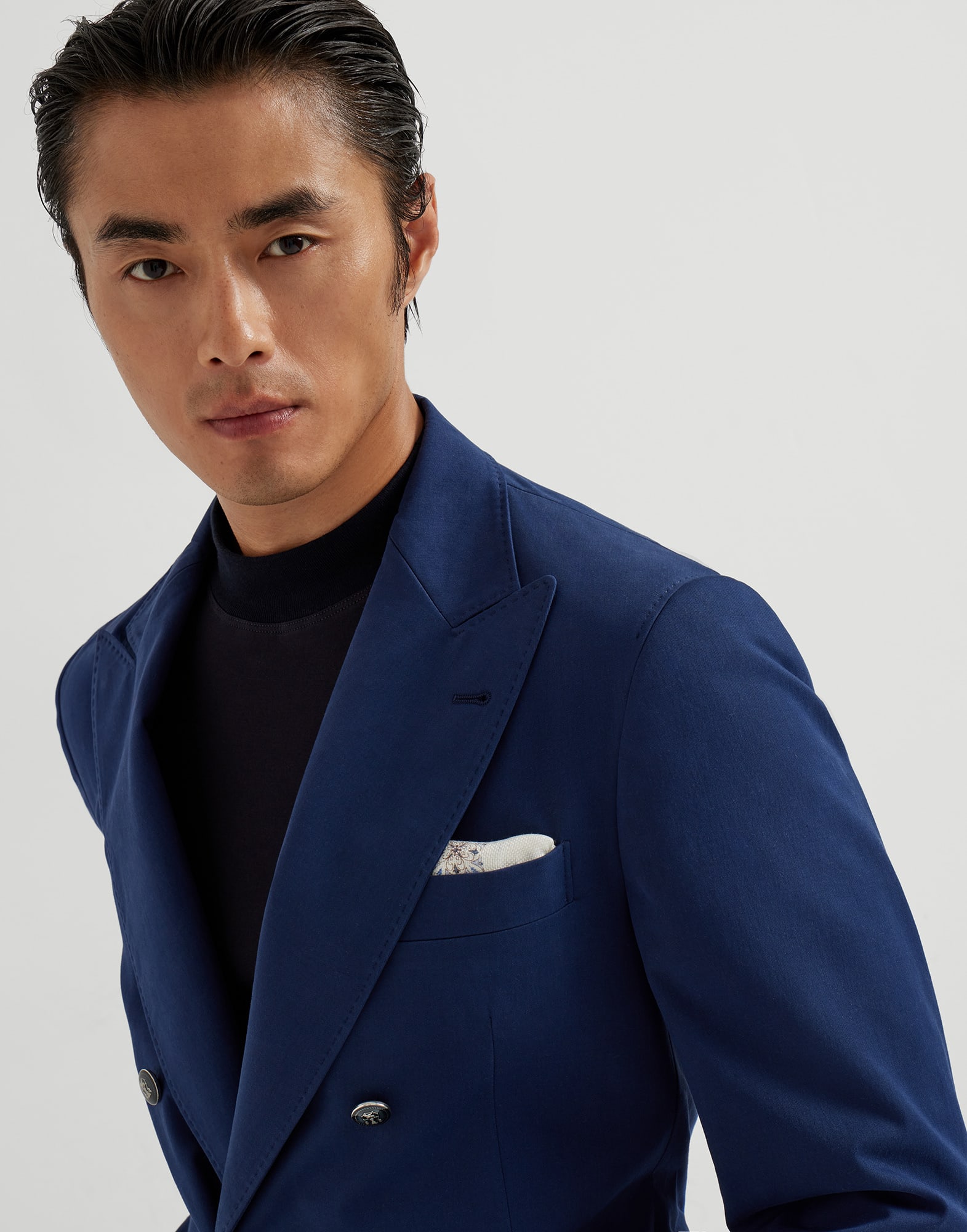 口袋巾 - 小编视角 - 正面观看 - 全屏观看