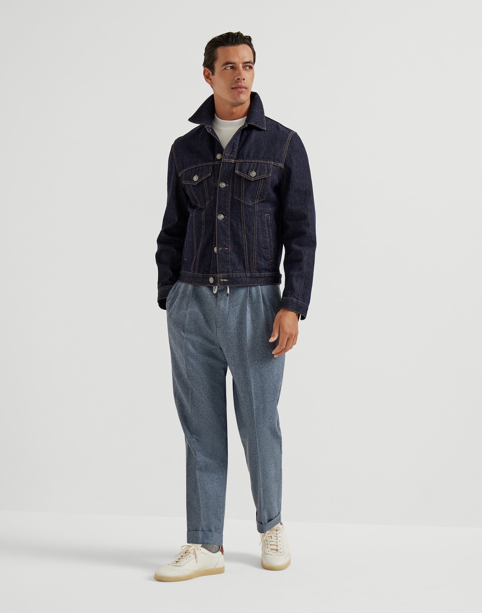 Pleated - Full look - View Full Screen