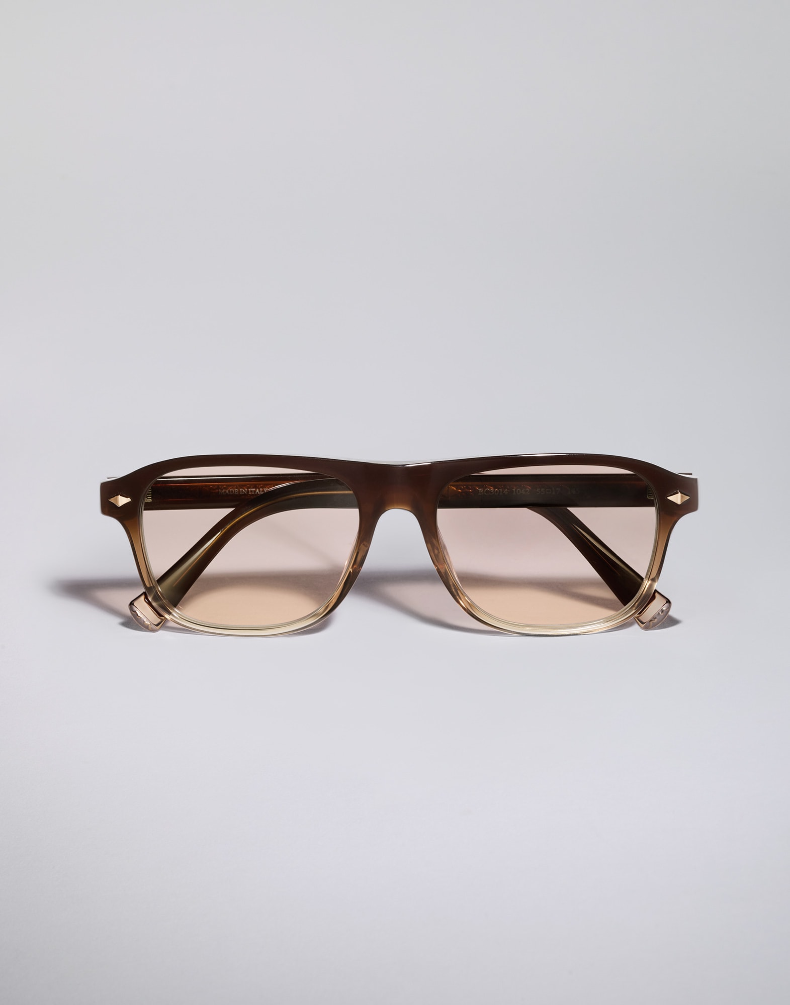 Acetate - Front view - View Full Screen