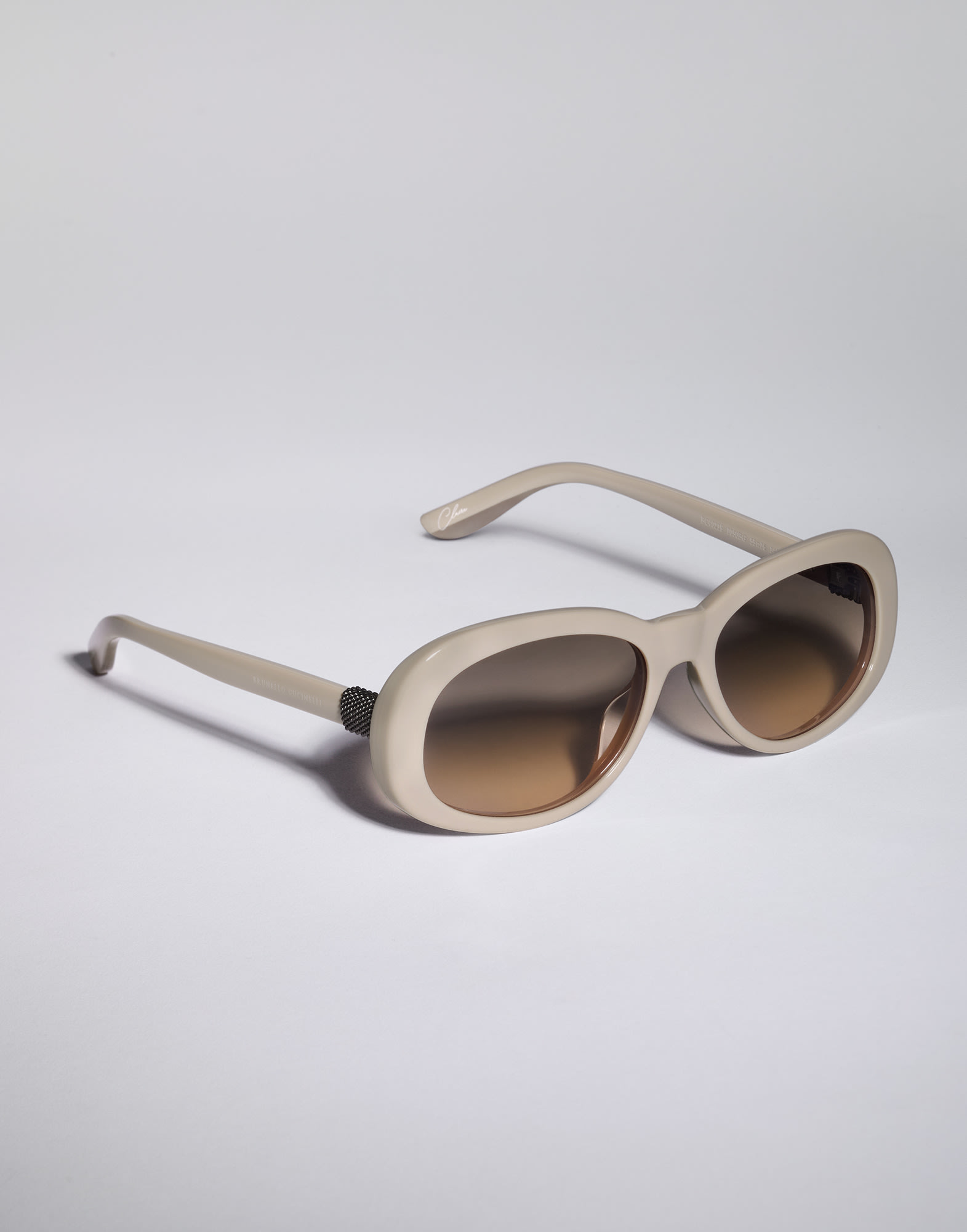 Acetate - Back view - View Full Screen