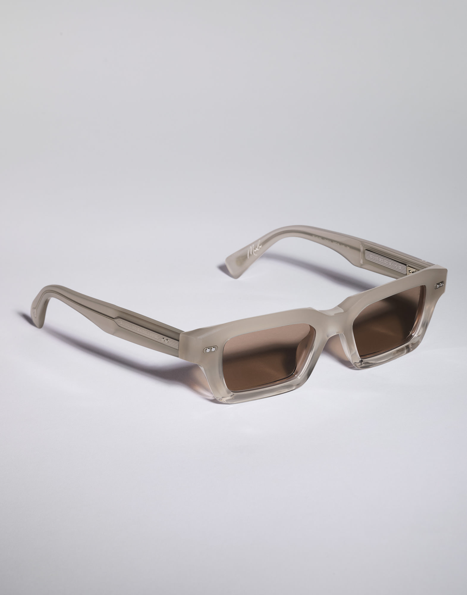 Acetate - Back view - View Full Screen