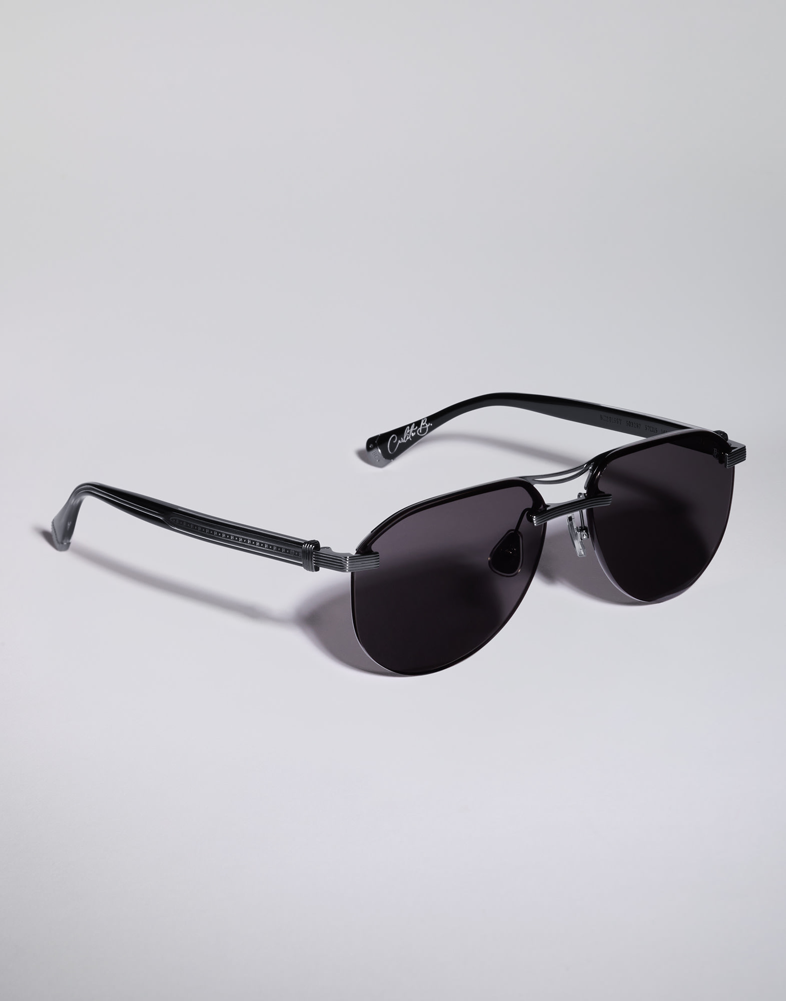 Titanium - Back view - View Full Screen