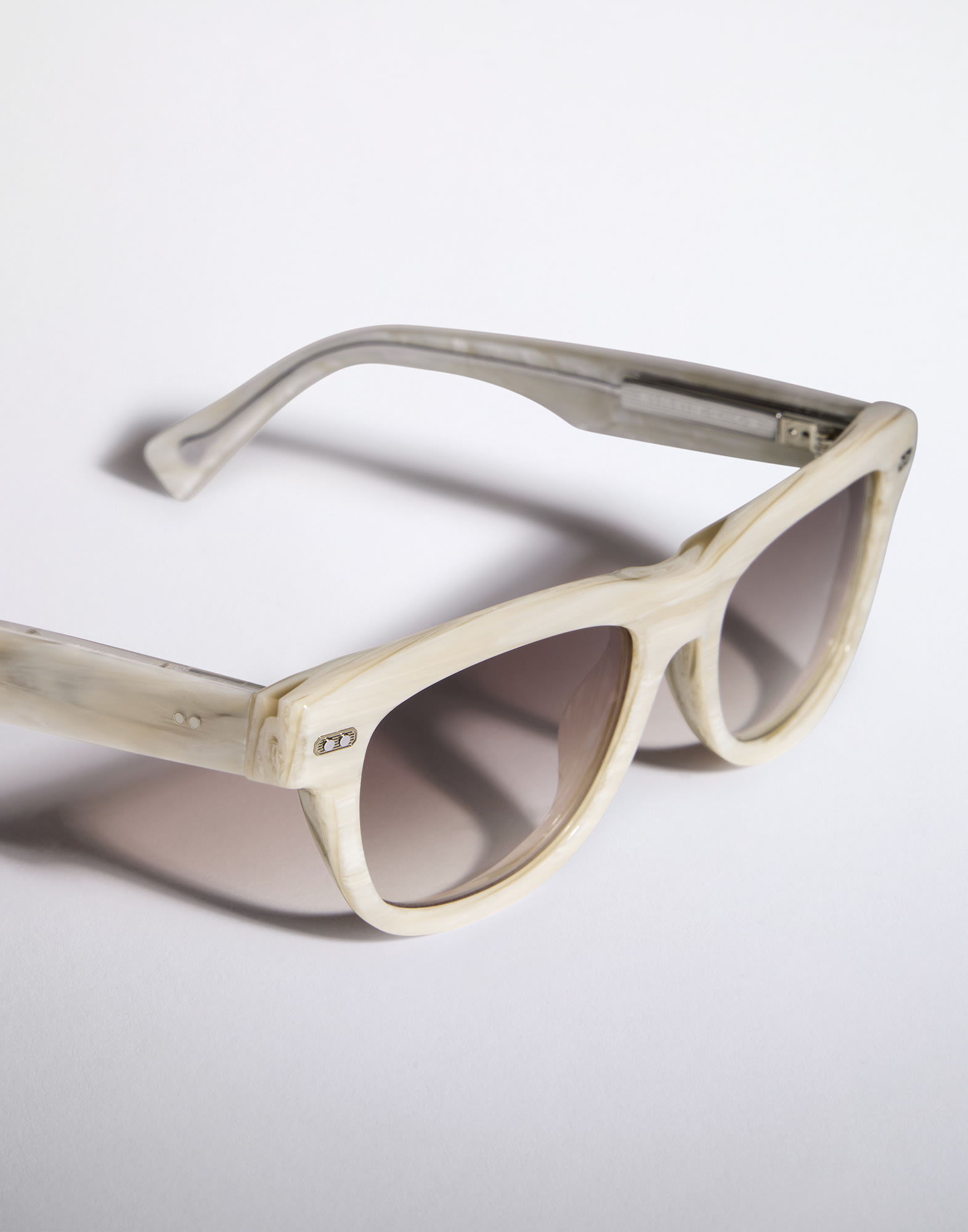 Acetate - Detail view - View Full Screen