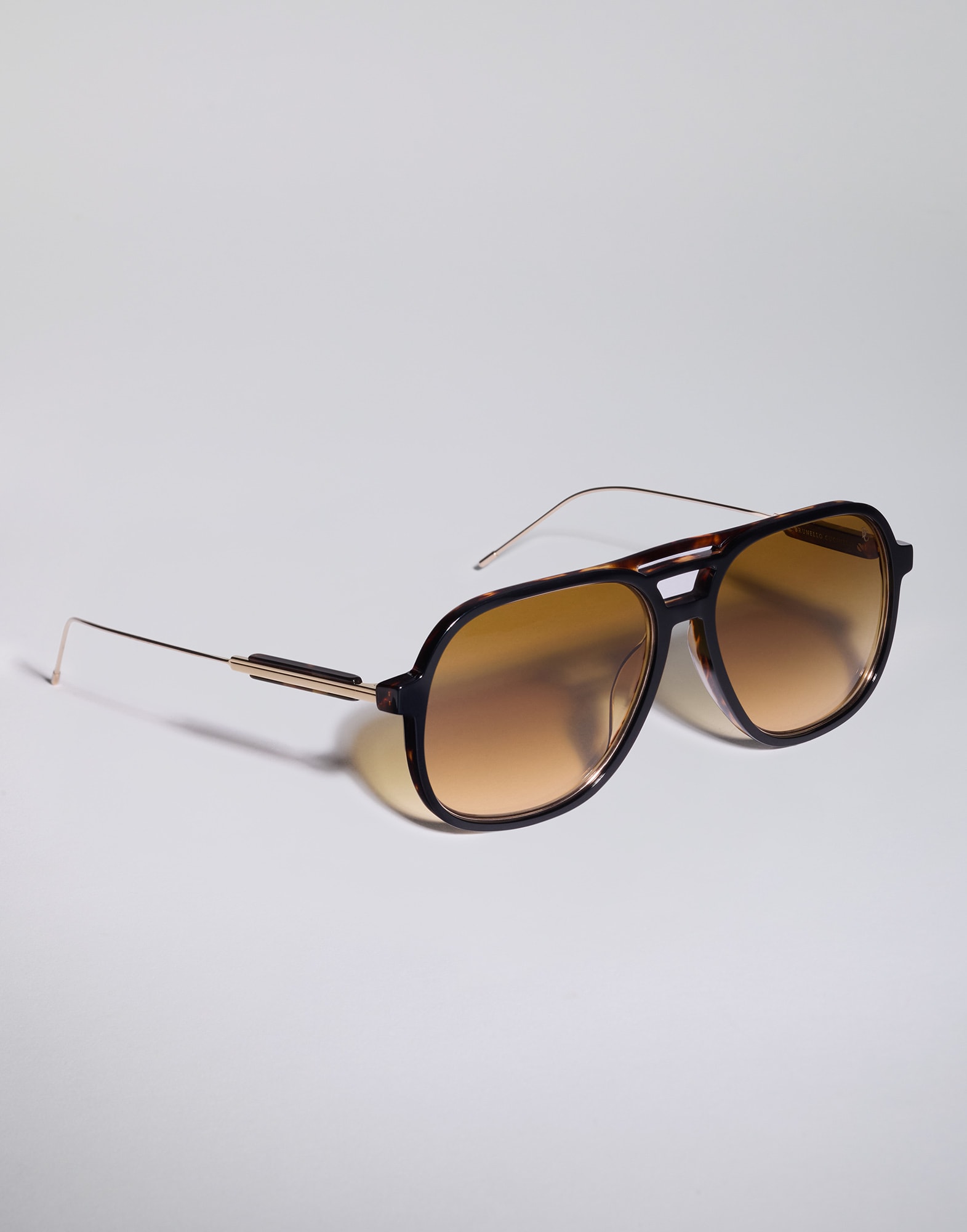 Acetate - Back view - View Full Screen