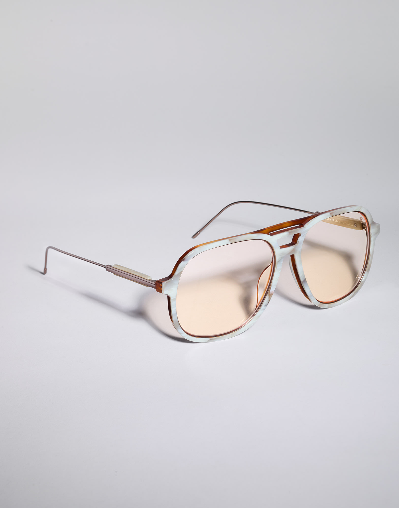 Acetate - Back view - View Full Screen