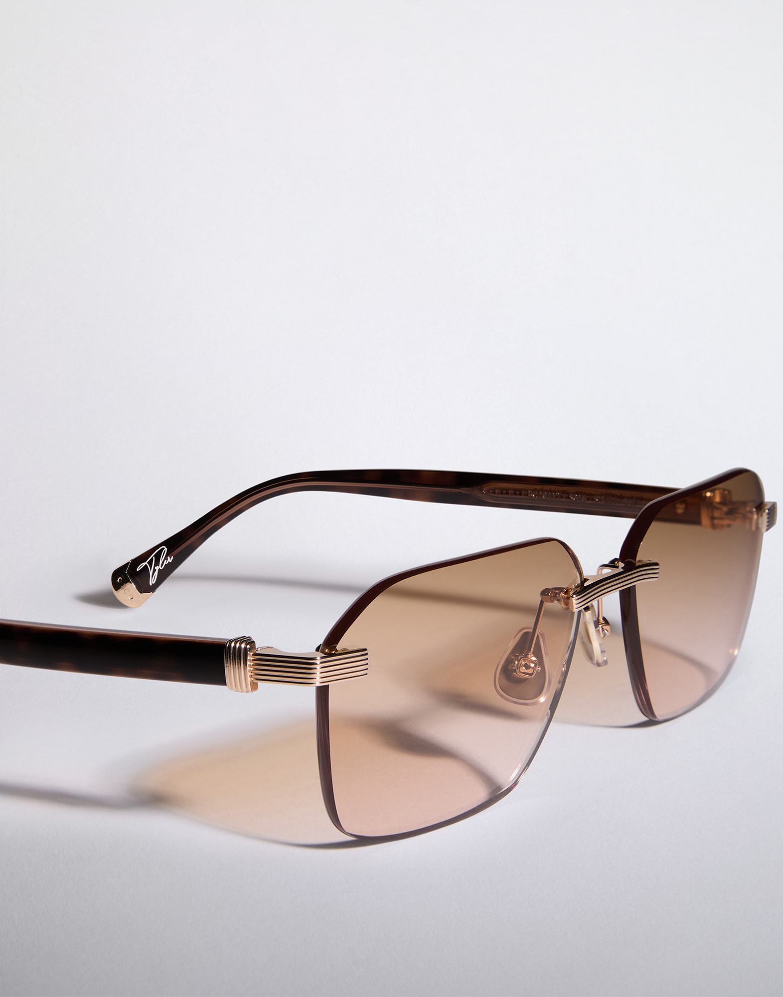 Titanium - Detail view - View Full Screen