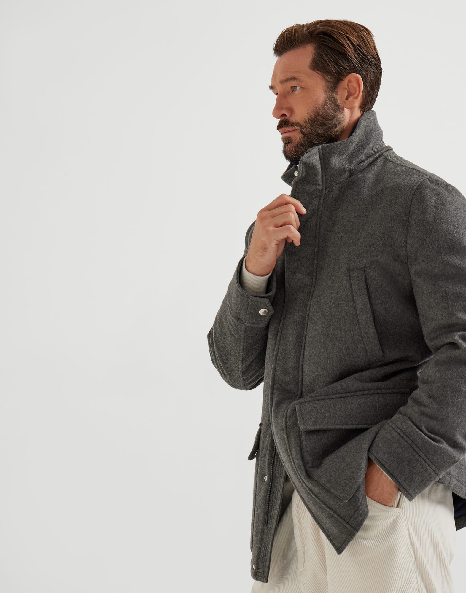 军装风格大衣 - 小编视角 - 正面观看 - 全屏观看