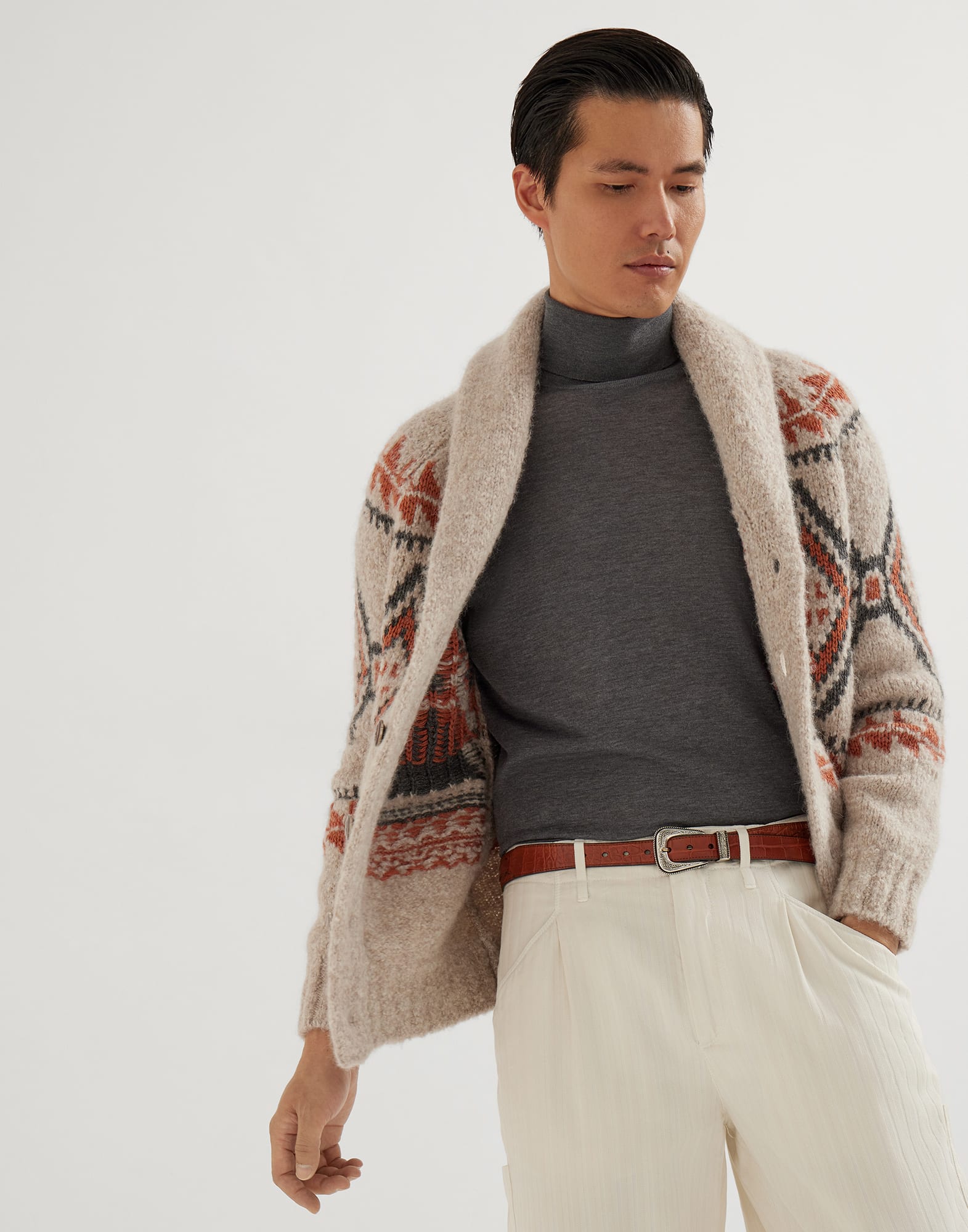 高领针织衫 - 小编视角 - 正面观看 - 全屏观看