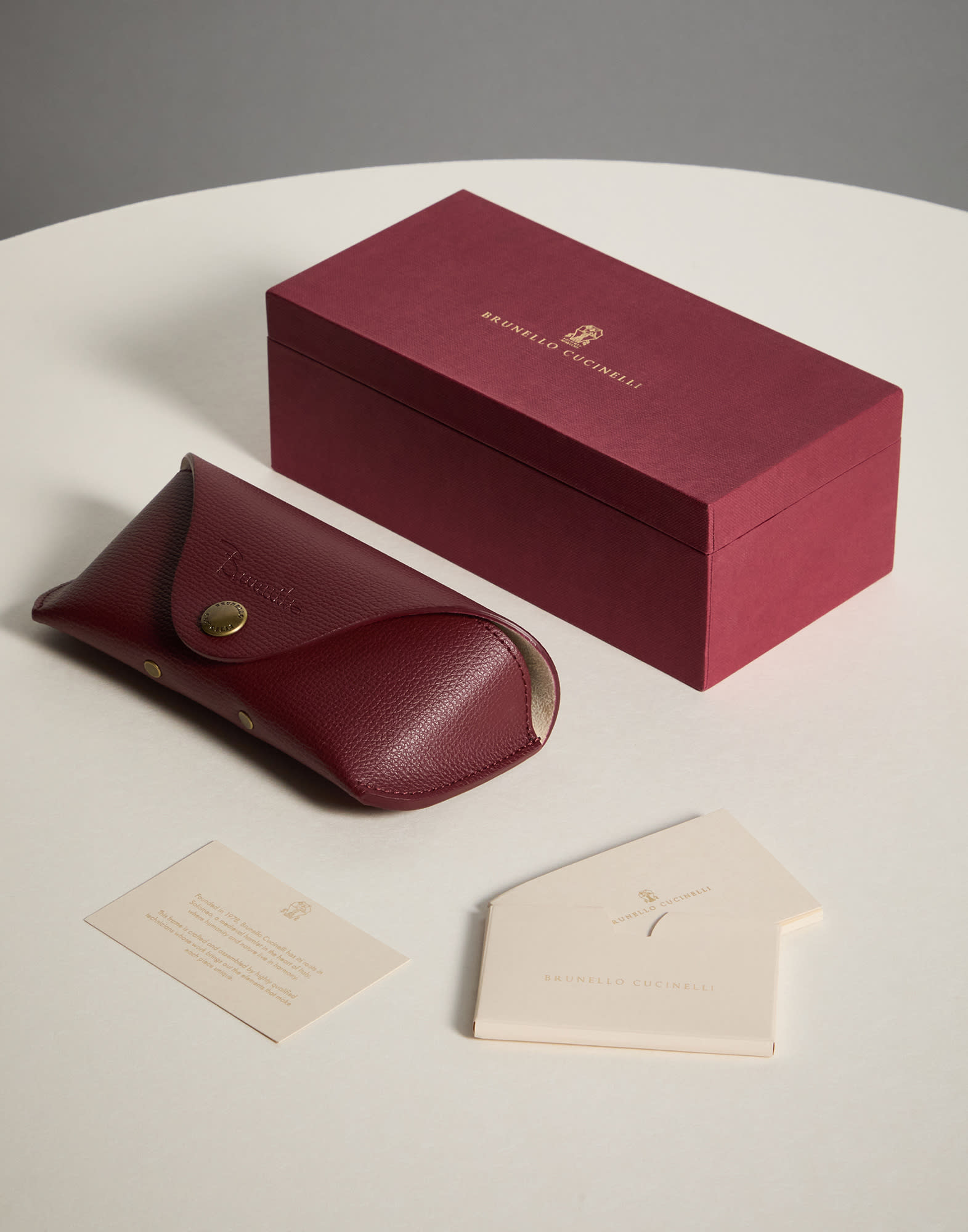 醋酸纤维 - 全身视角 - 正面观看 - 全屏观看