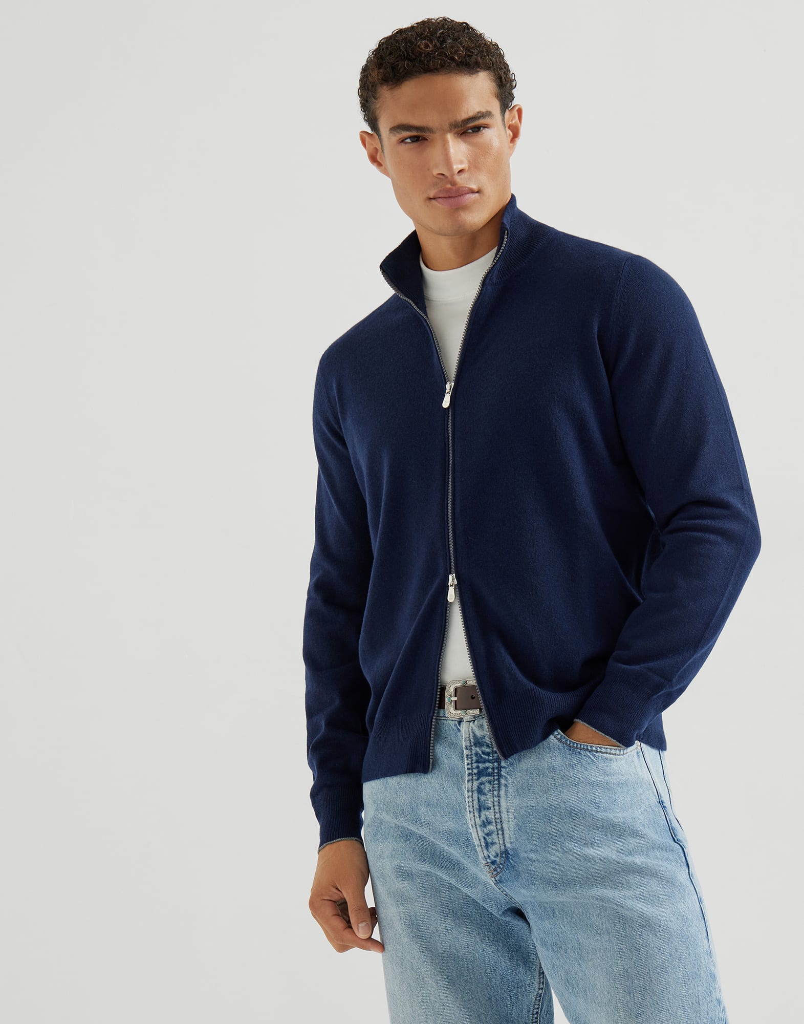 Cardigan Zippé - Vue frontale - Afficher en plein écran