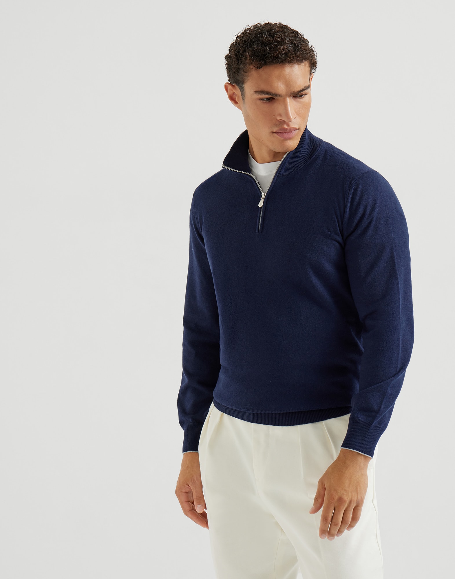 V-neck - Front view - View Full Screen