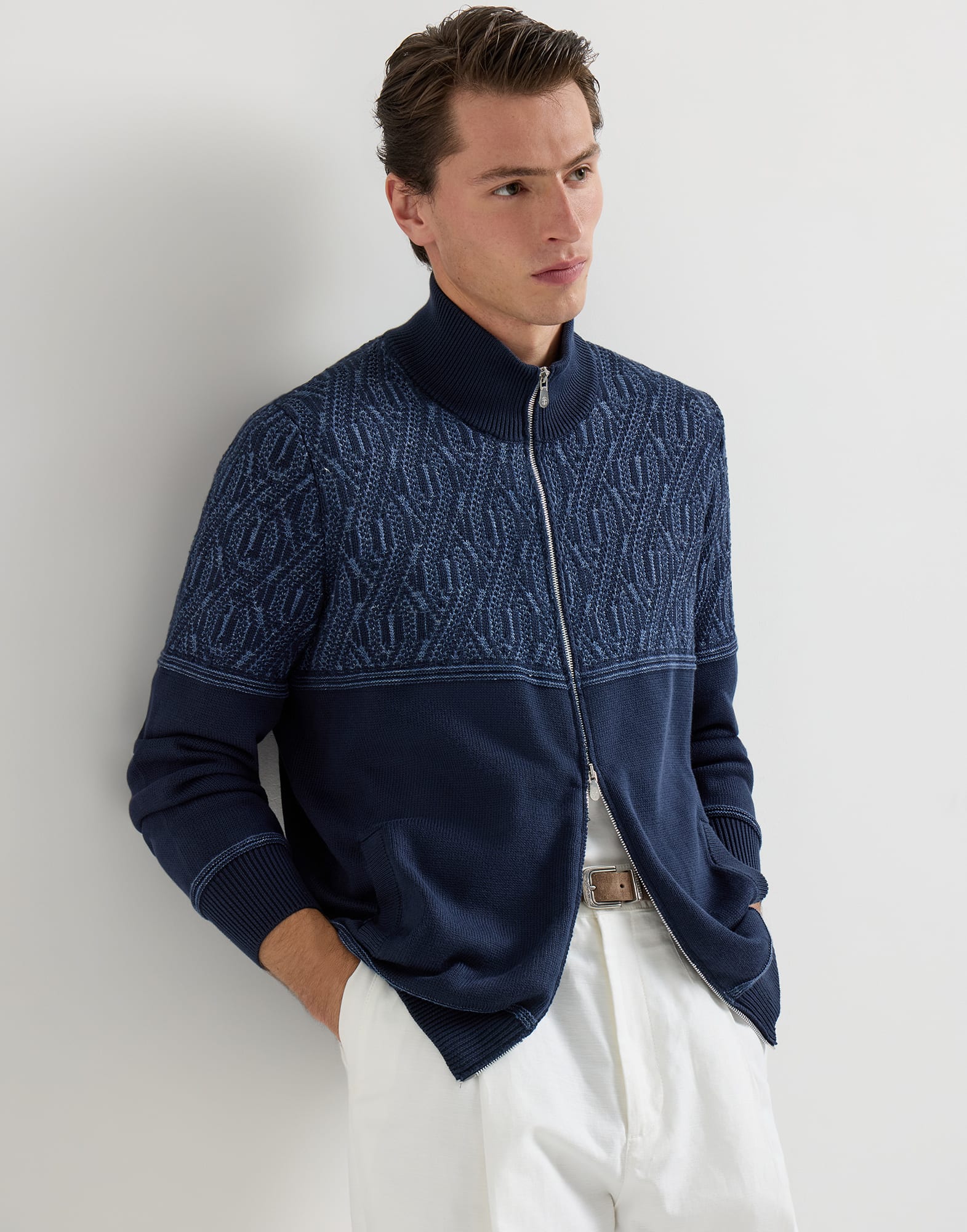 Cárdigan con Cremallera - Vista editorial - Ver pantalla completa