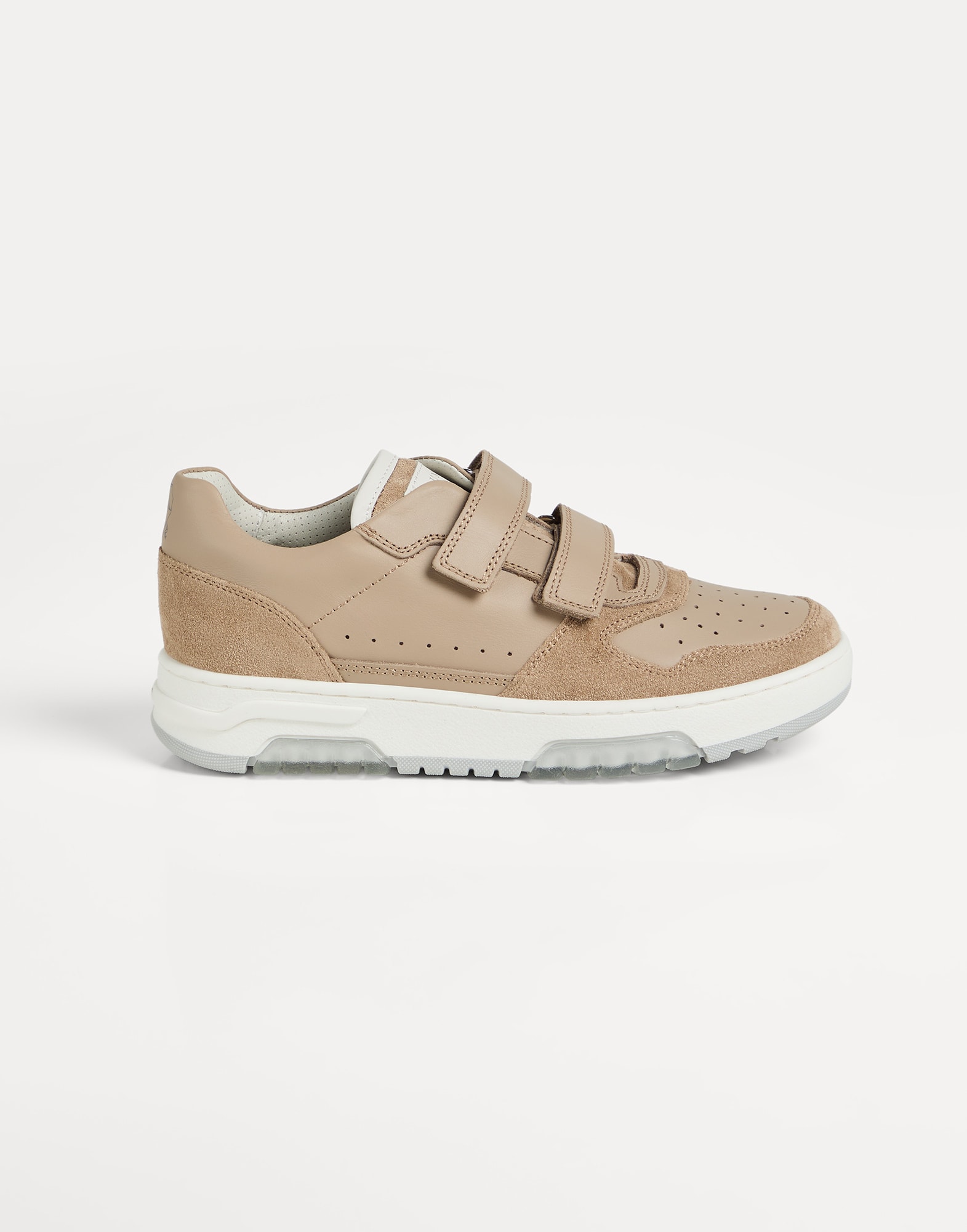 Sneakers - Full look - View Full Screen