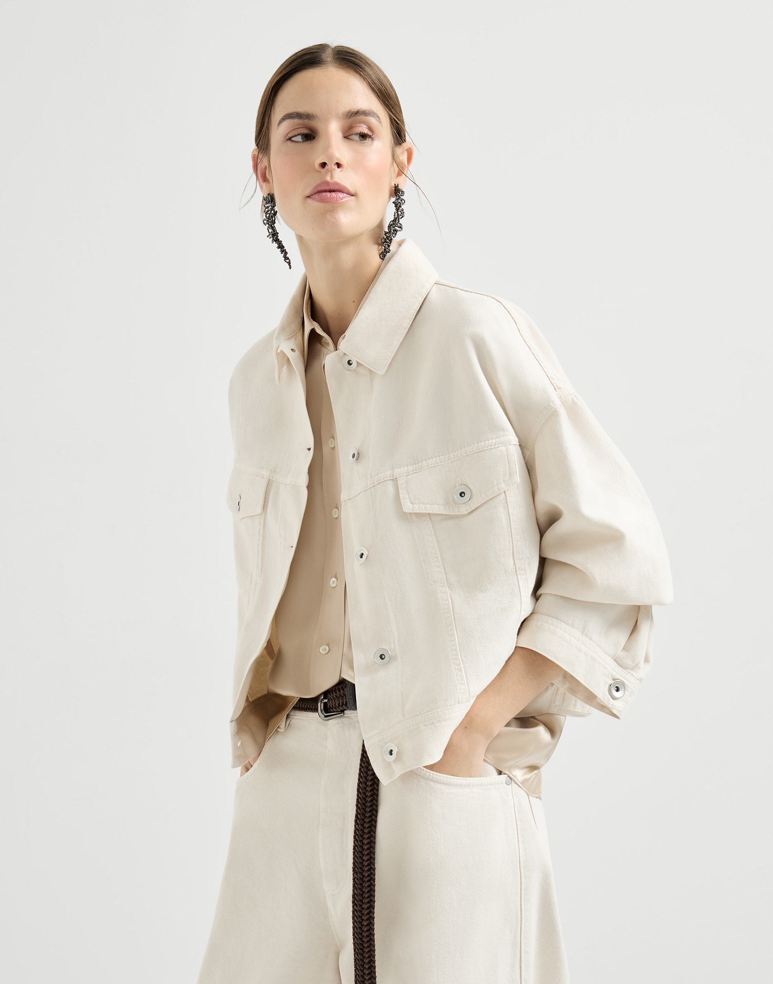 Vêtements Outerwear - Vue éditoriale - Afficher en plein écran