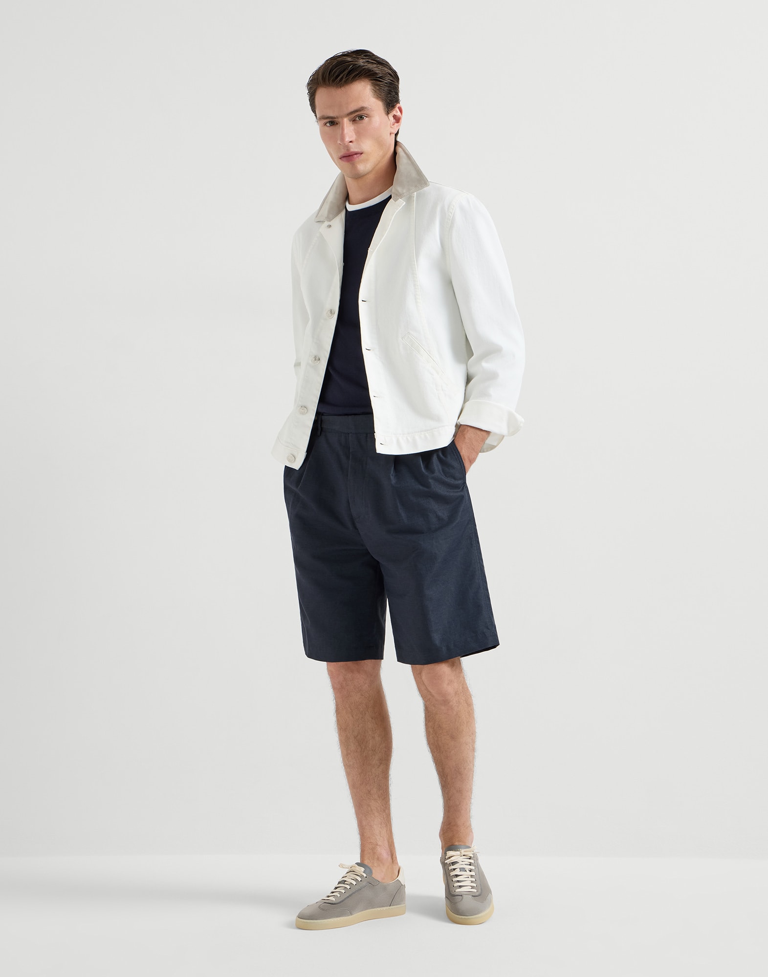 Sneakers - Full look - View Full Screen