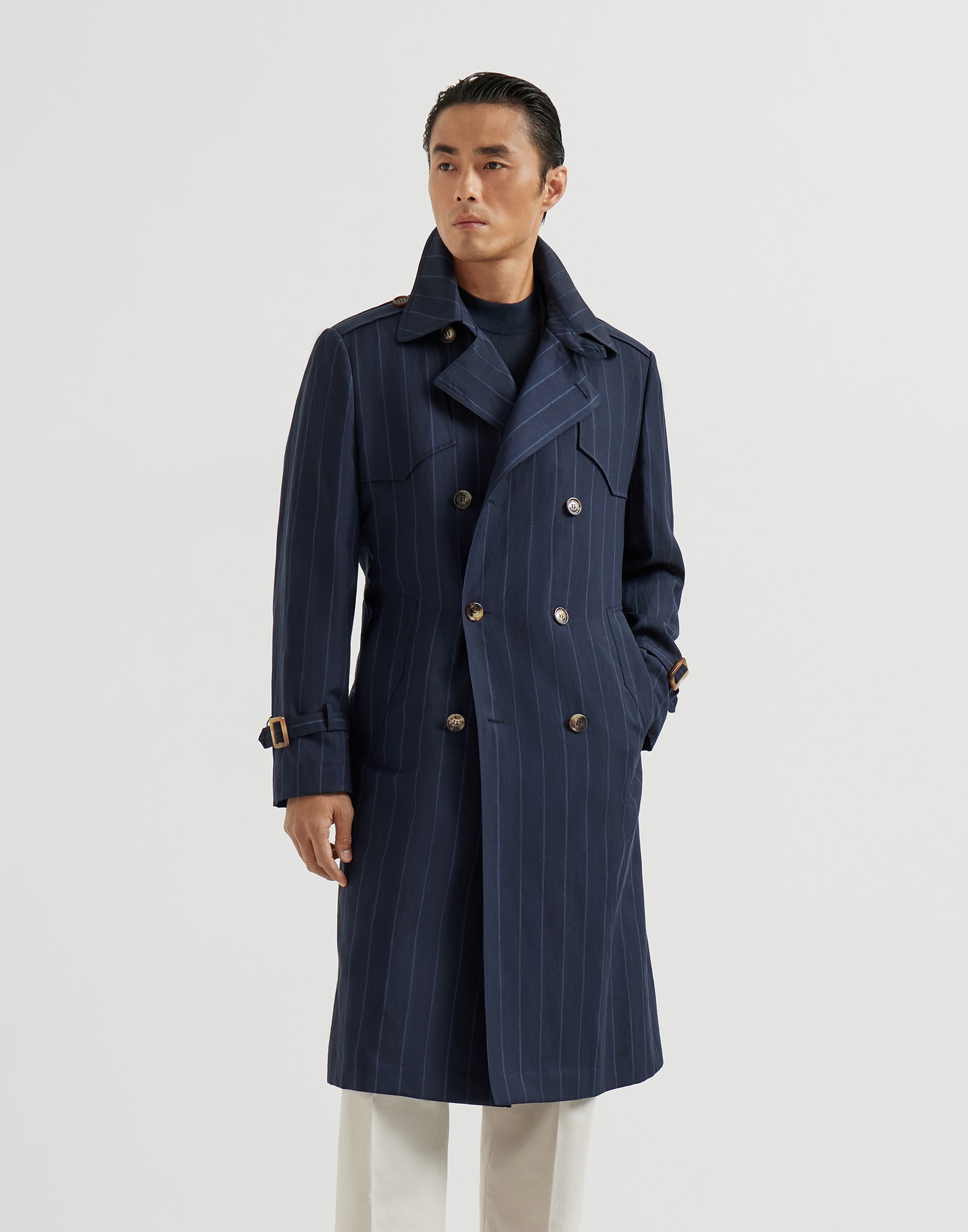 Верхняя одежда - Вид спереди - Посмотреть во весь экран