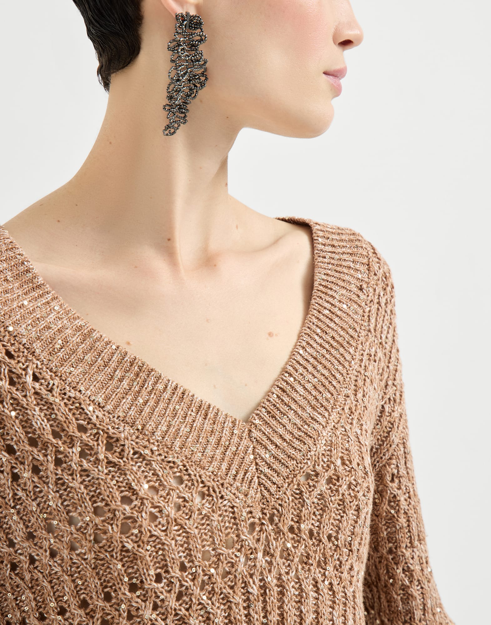 V-neck - Detail view - View Full Screen