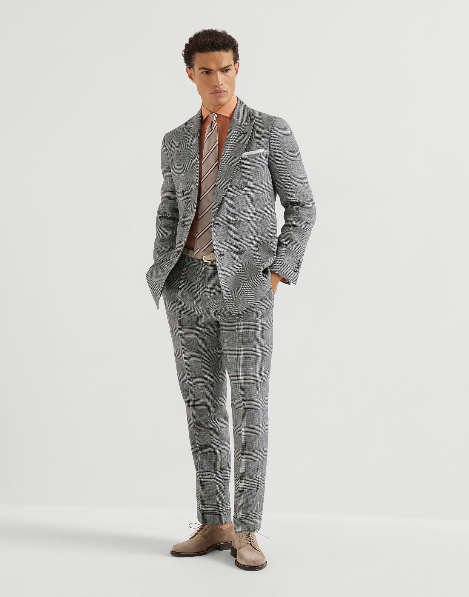 Suit - Full look - View Full Screen