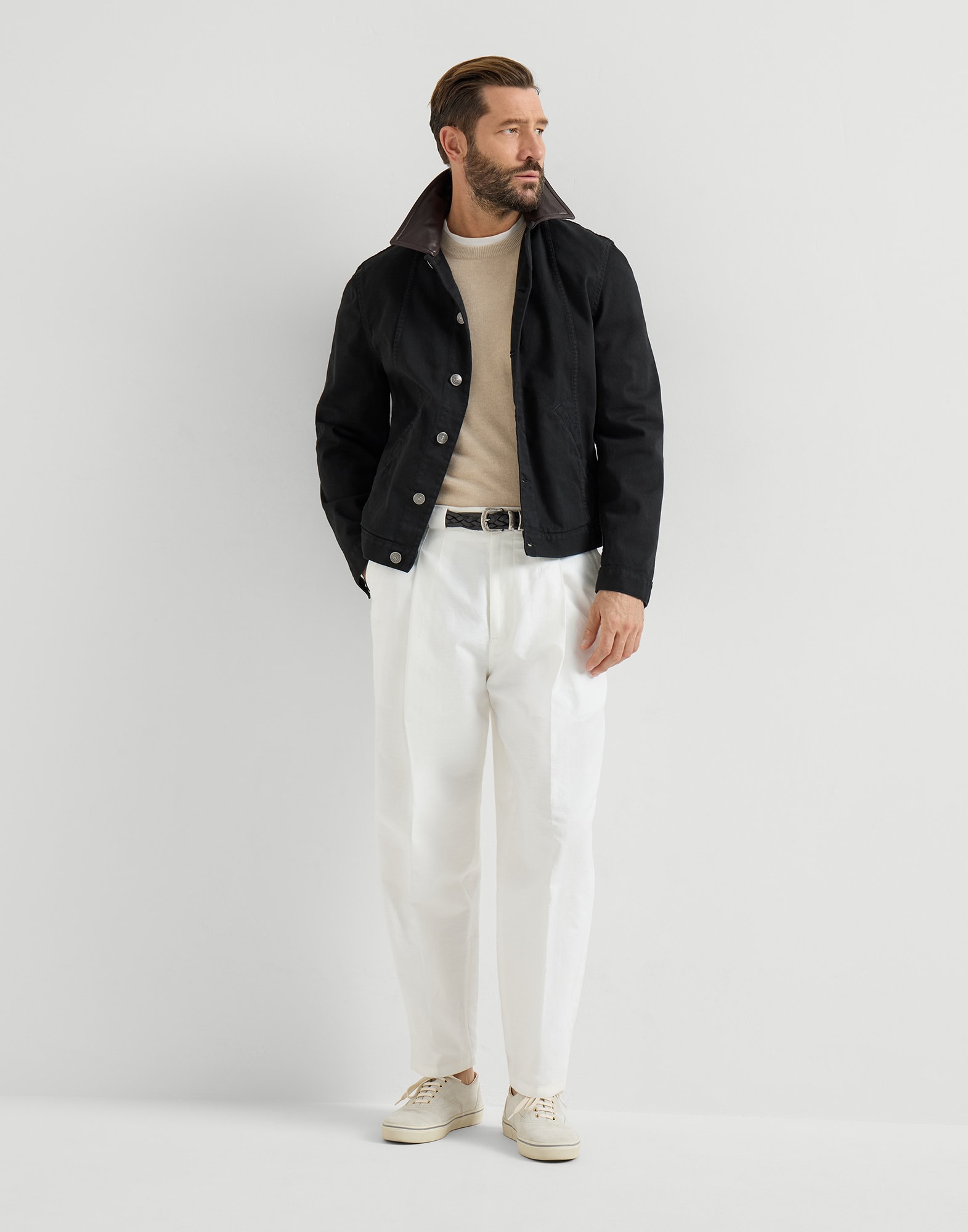 Crewneck - Full look - View Full Screen