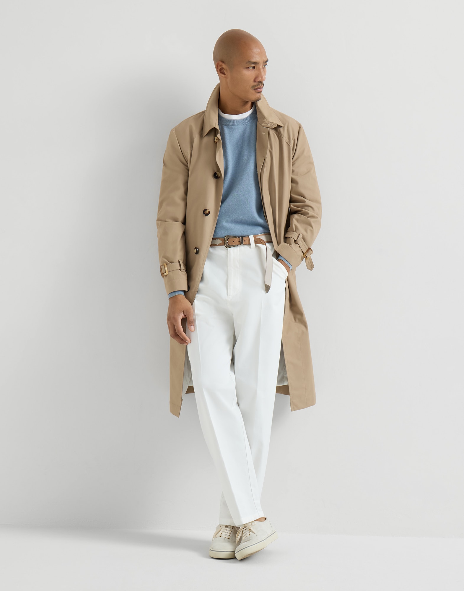 Ras du Cou - Vue tenue complète - Afficher en plein écran