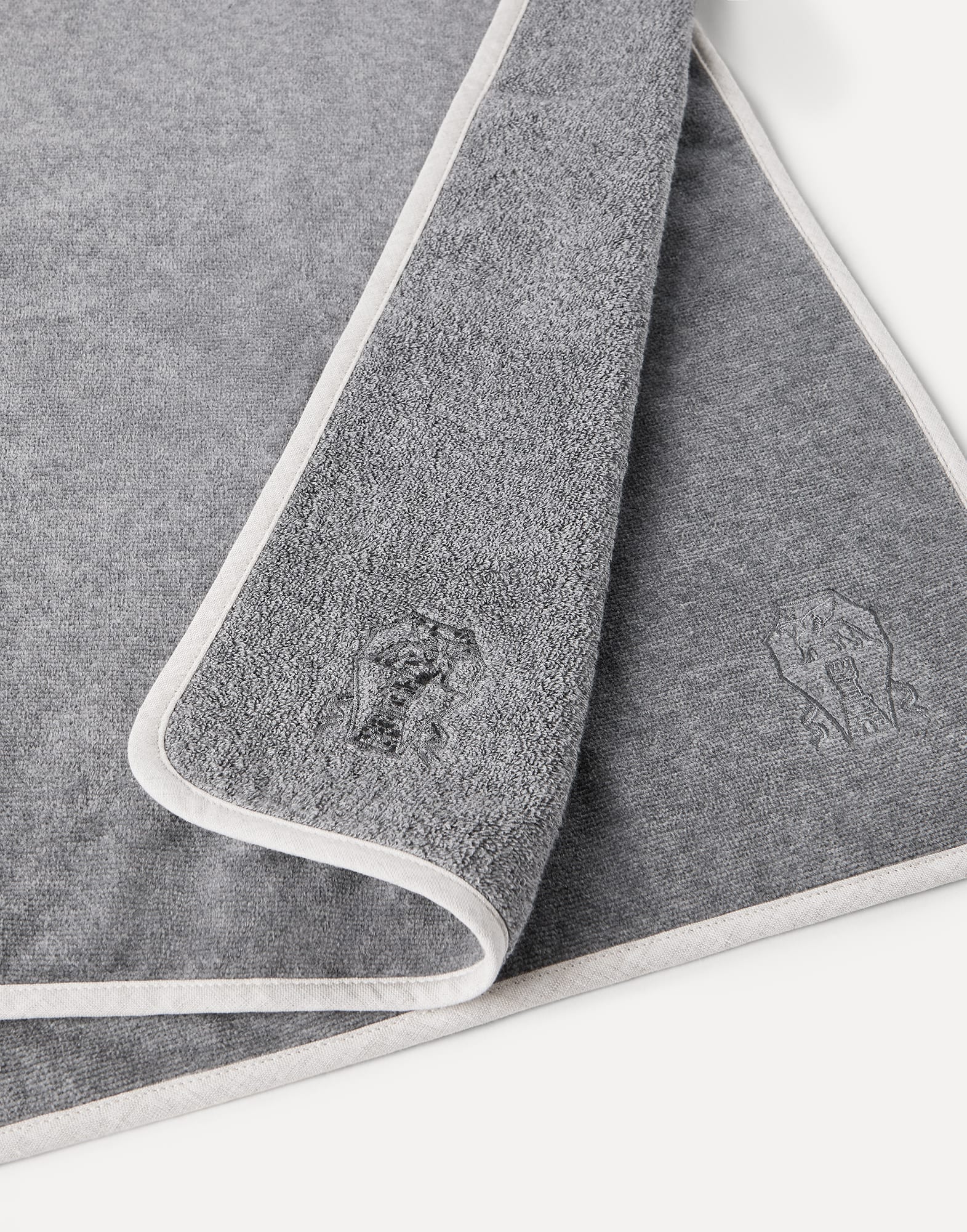 2-piece towel set Medium Grey Lifestyle - Brunello Cucinelli