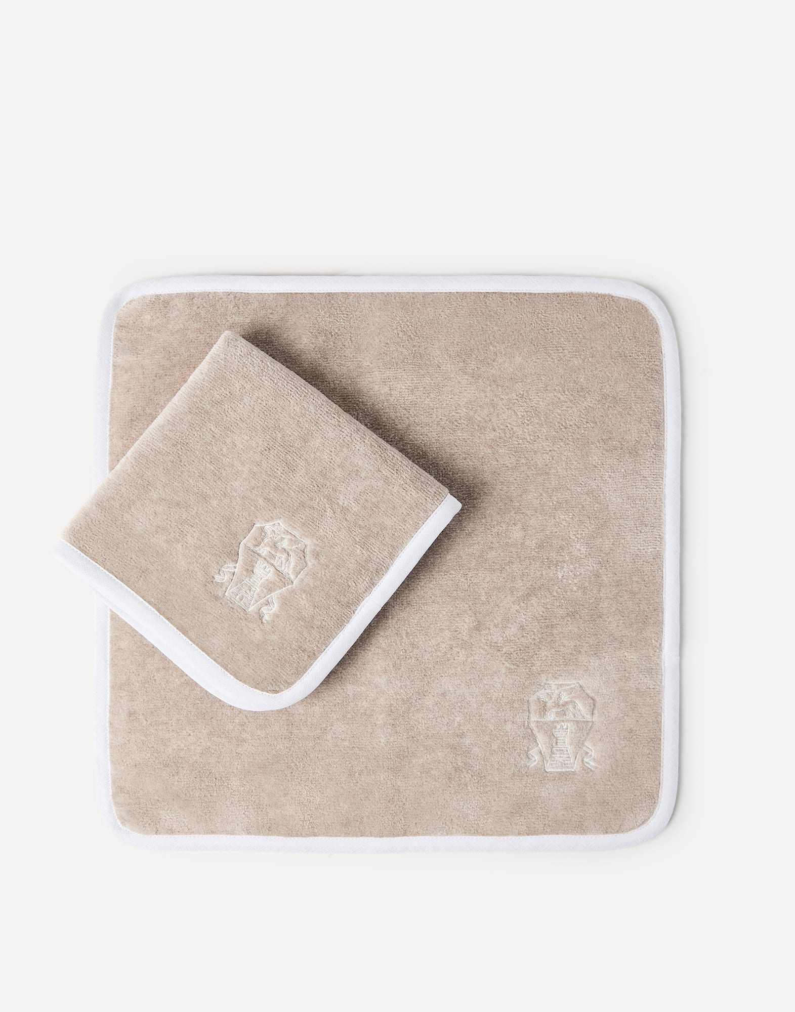 Полотенца из Махровой Ткани - Вид спереди - Посмотреть во весь экран