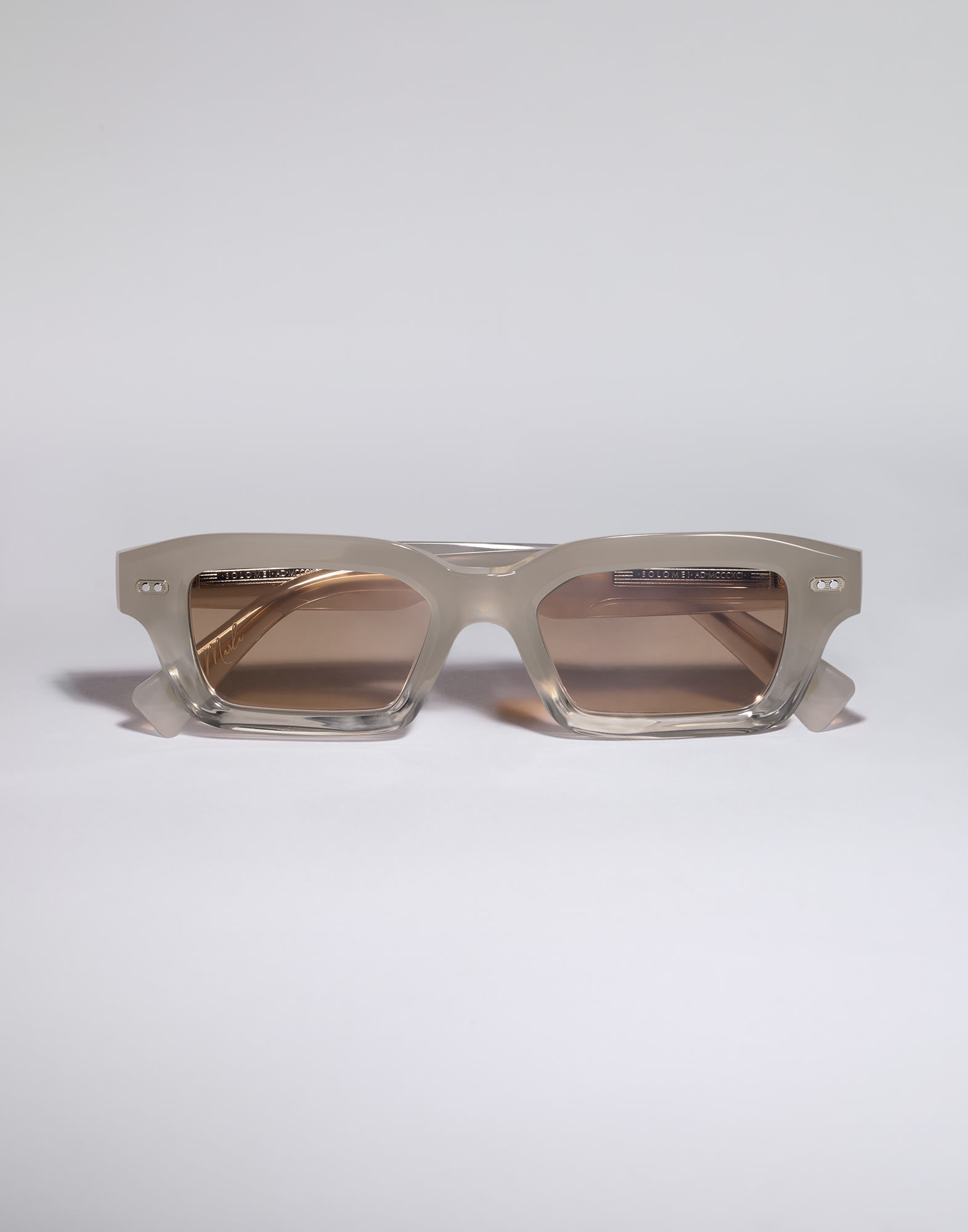 Acetate - Front view - View Full Screen