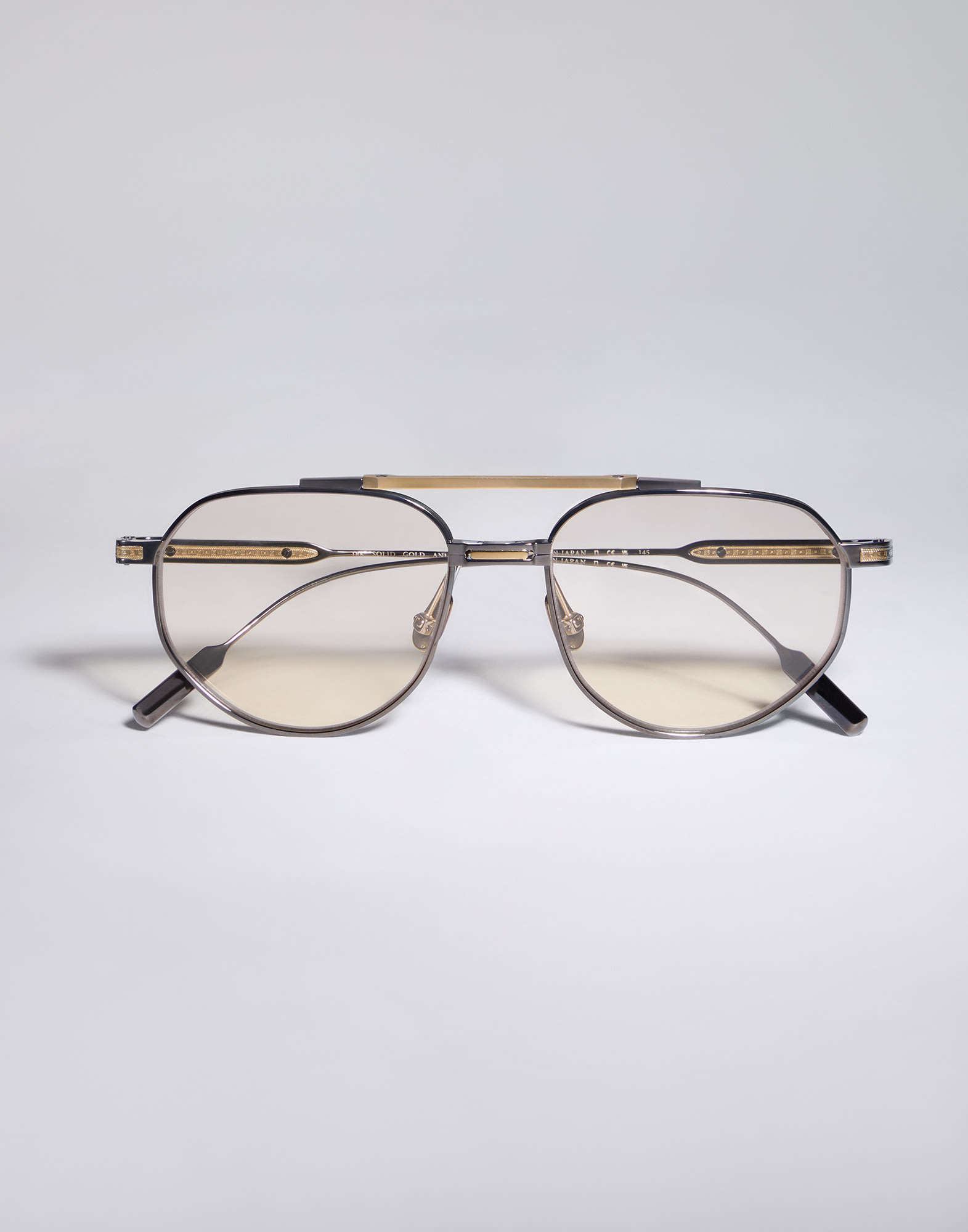 Solid Gold - Front view - View Full Screen