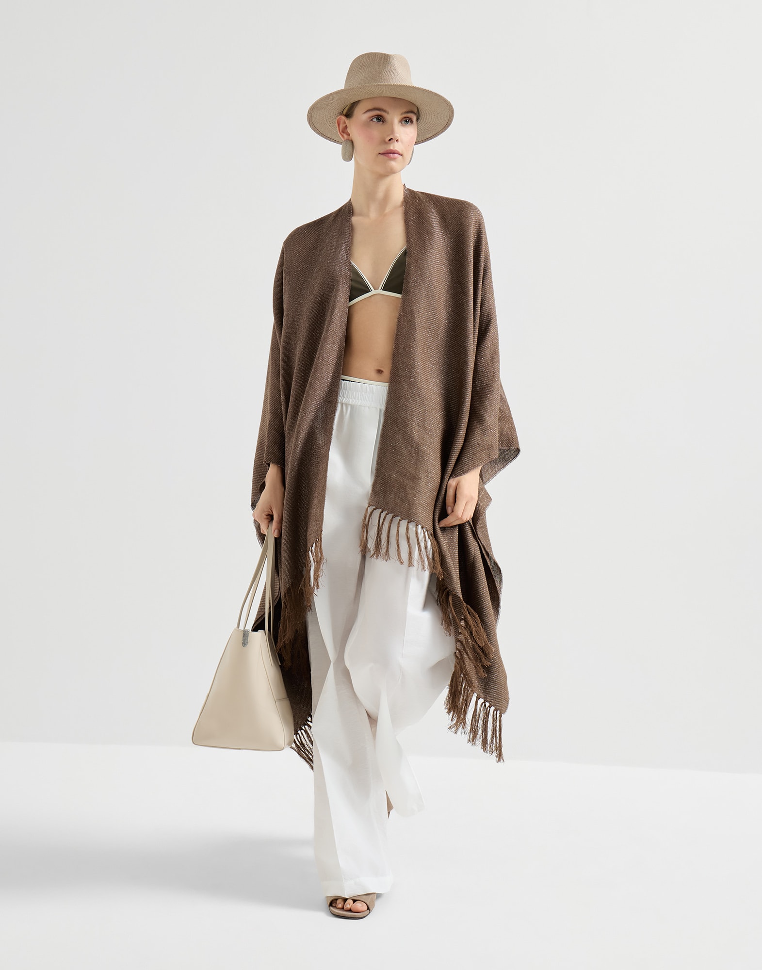 261WOUTFITCS340 image number 0