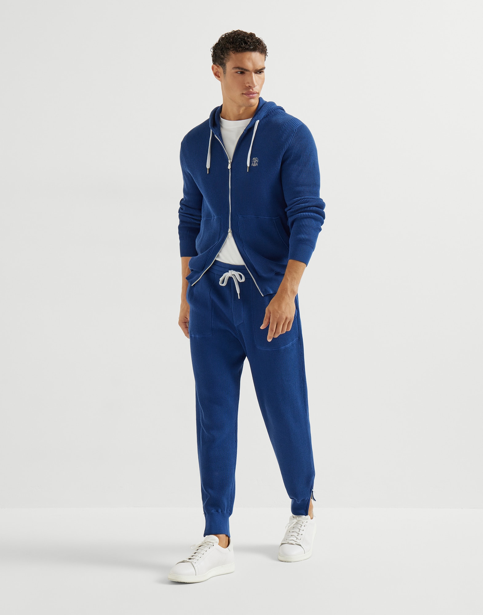 261MOUTFITCS32 image number 0