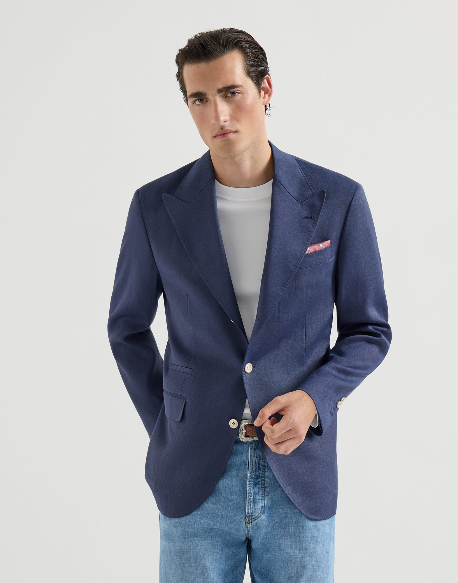 Single Breasted Blazer - Front view - View Full Screen