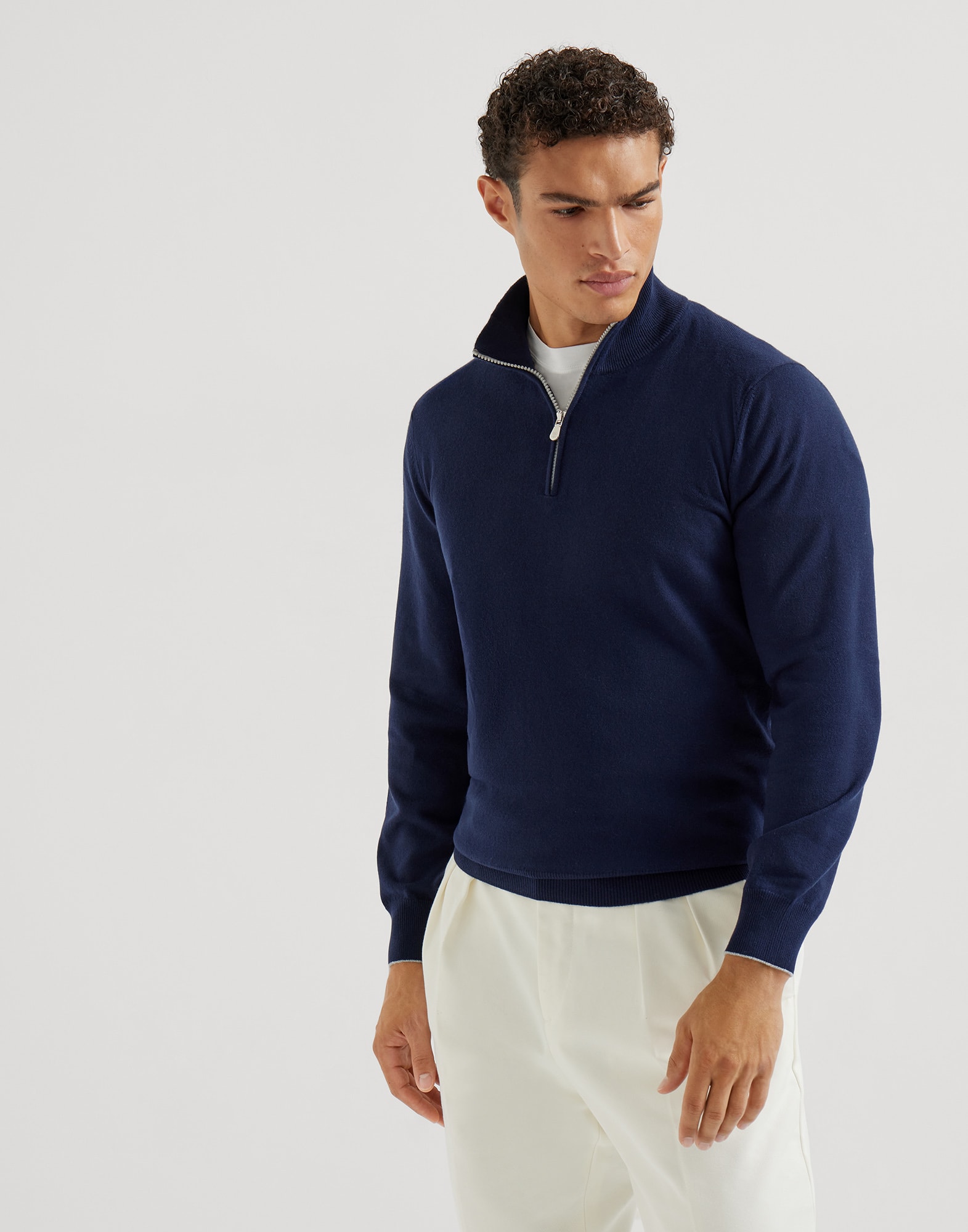 V-neck - Front view - View Full Screen