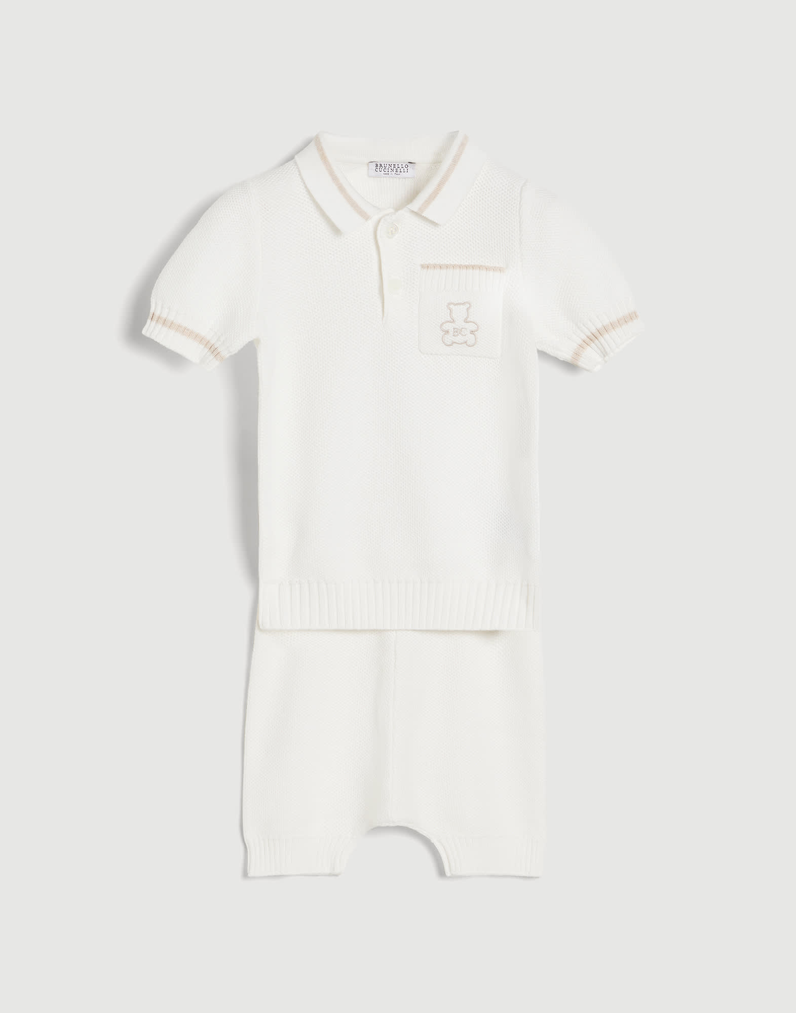 套装 - 正面视角 - 正面观看 - 全屏观看