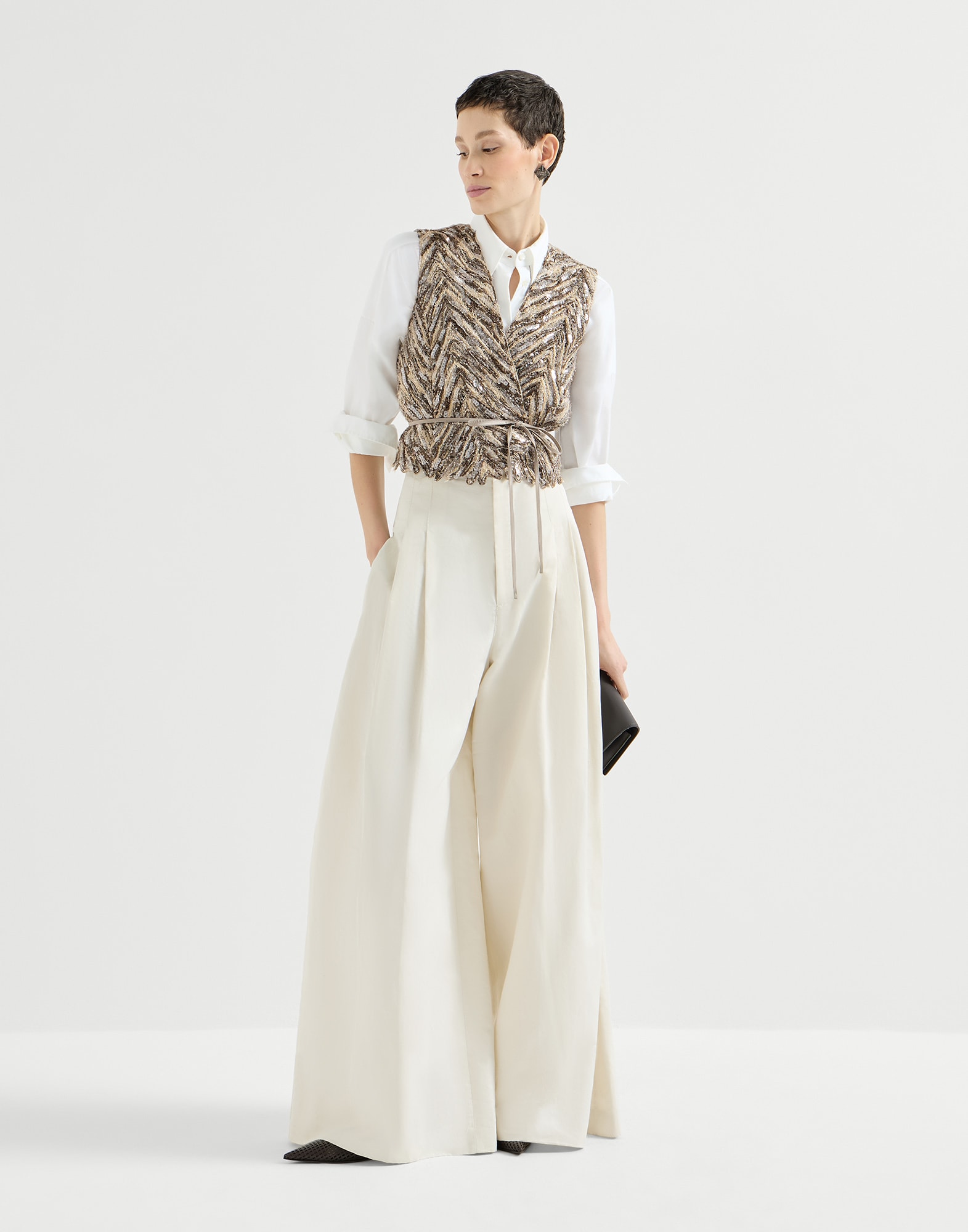 261WOUTFITCS409 image number 0