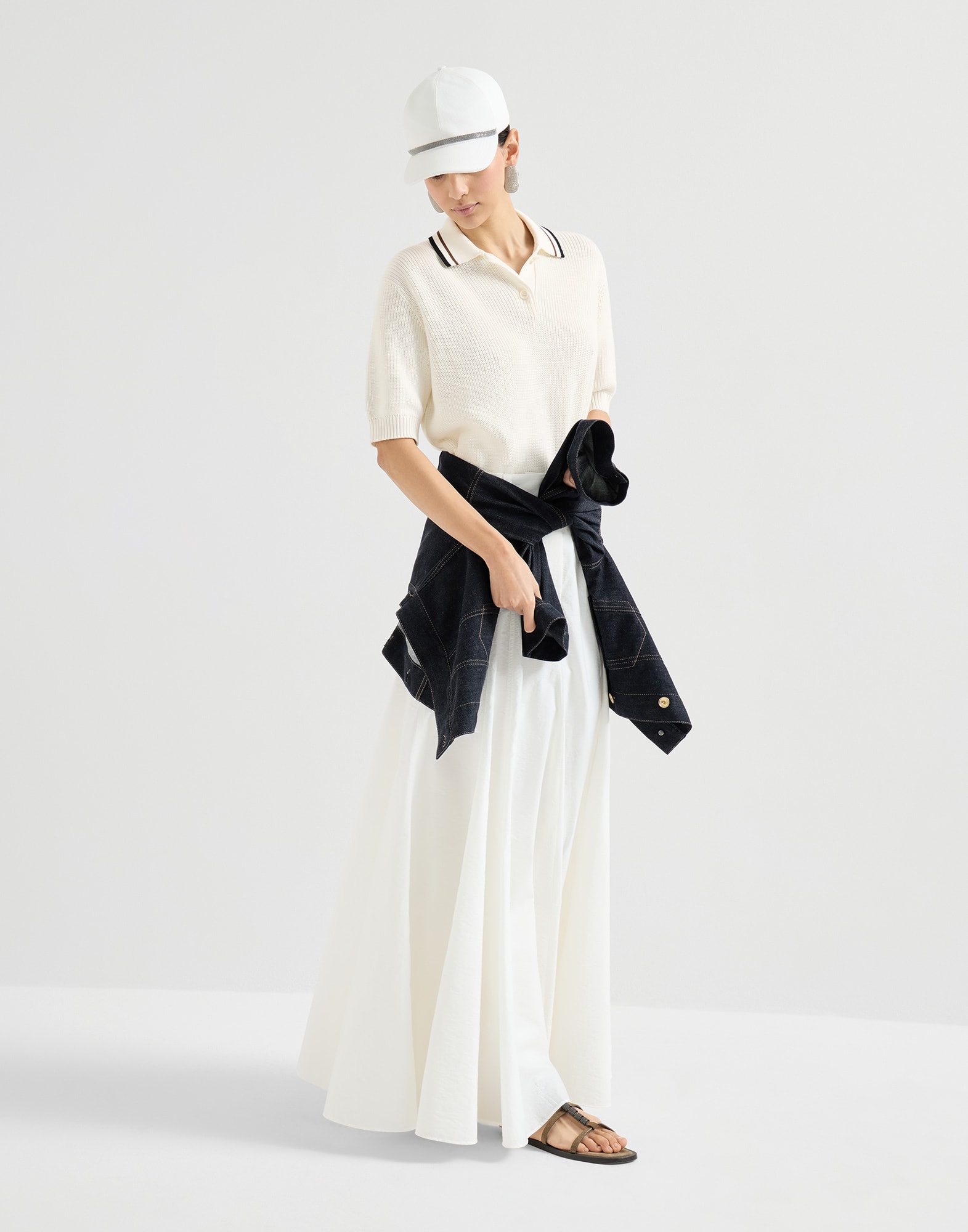 261WOUTFITEXTRA3C image number 0