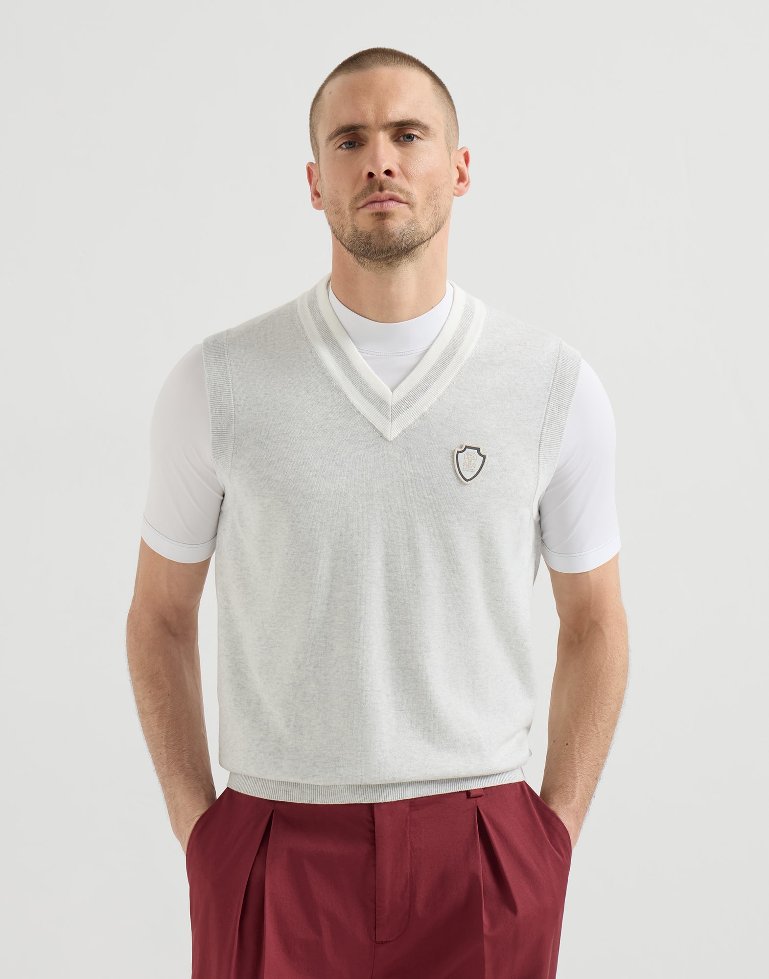 V-neck - Front view - View Full Screen