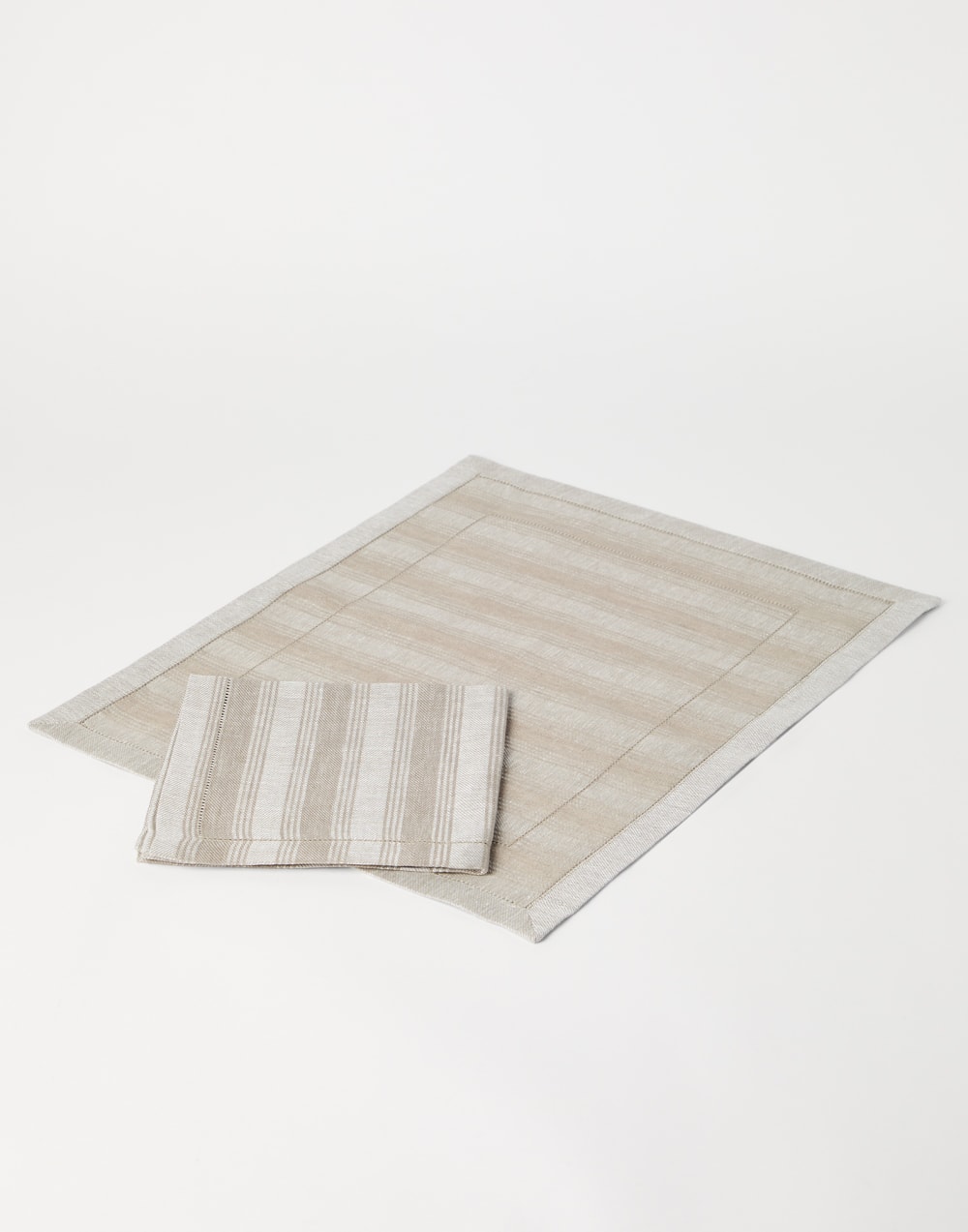 Placemat and napkin set Light Grey Lifestyle - Brunello Cucinelli
