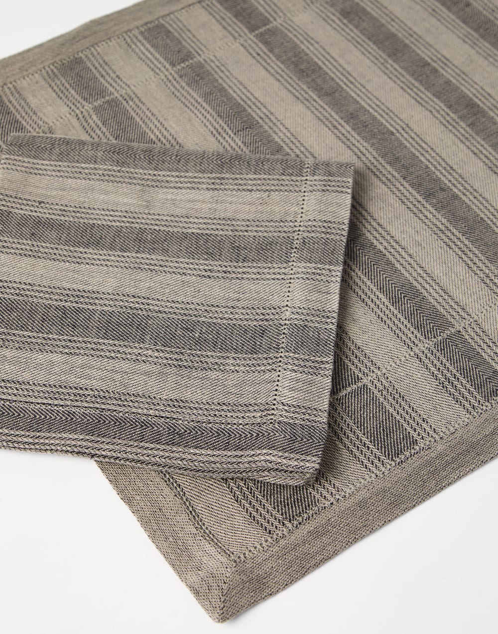 套装餐垫和餐巾 浆土色 生活风格 - Brunello Cucinelli