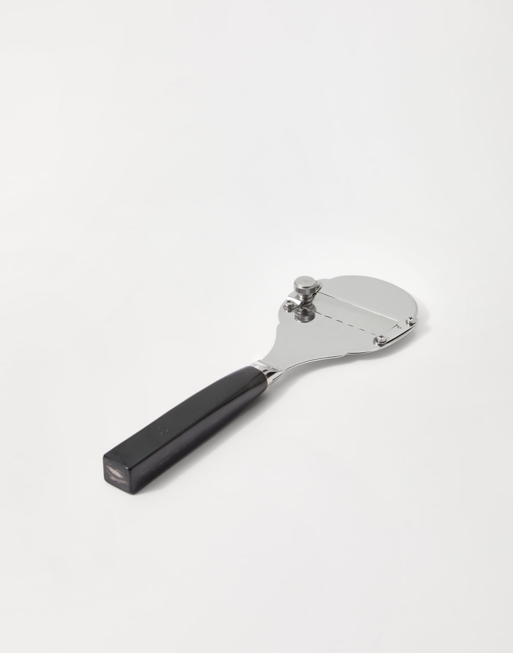 Truffle shaver Black Lifestyle - Brunello Cucinelli