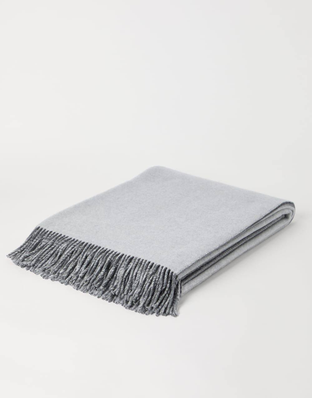 Manta de cachemir doble Gris Medio Lifestyle - Brunello Cucinelli