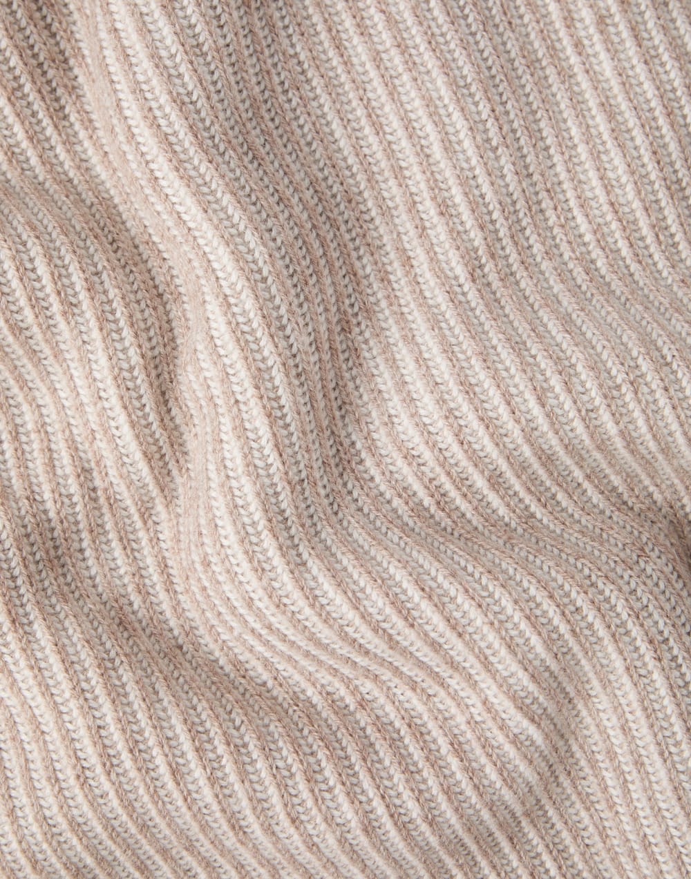 Cashmere throw with contrasting border Hazelnut Lifestyle - Brunello Cucinelli