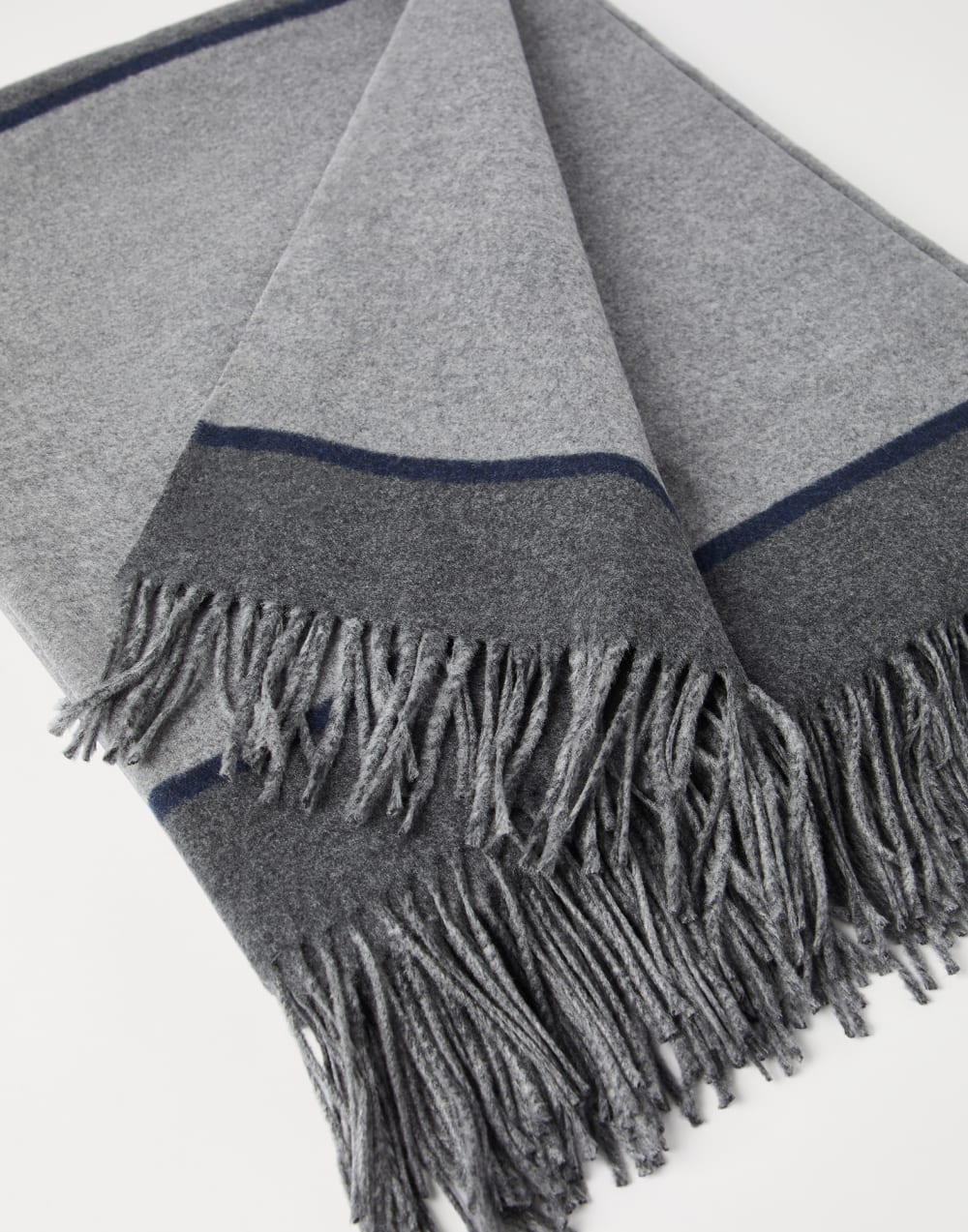 Silk throw with fringe Medium Grey Lifestyle - Brunello Cucinelli