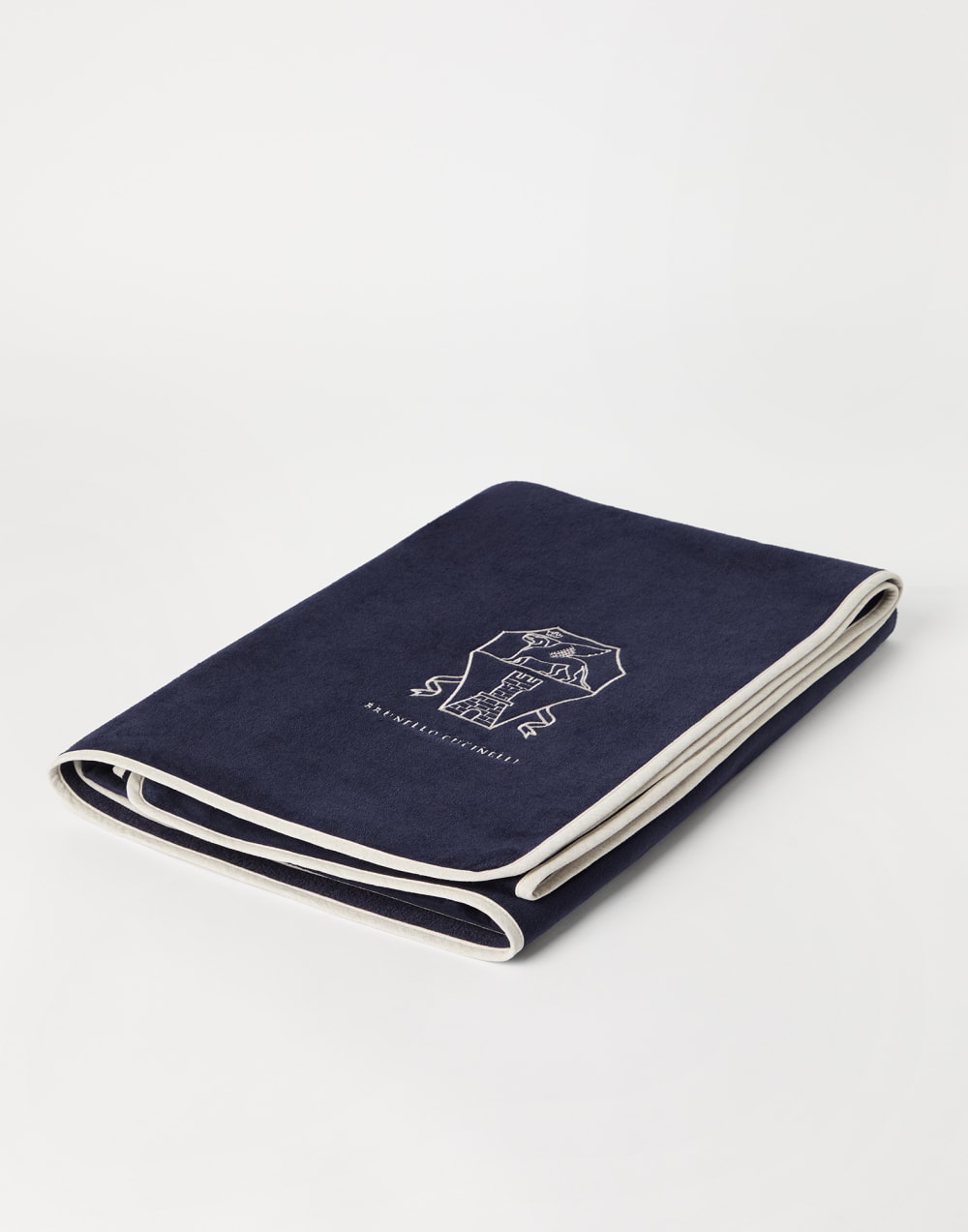 Terrycloth towel Navy Blue Lifestyle - Brunello Cucinelli