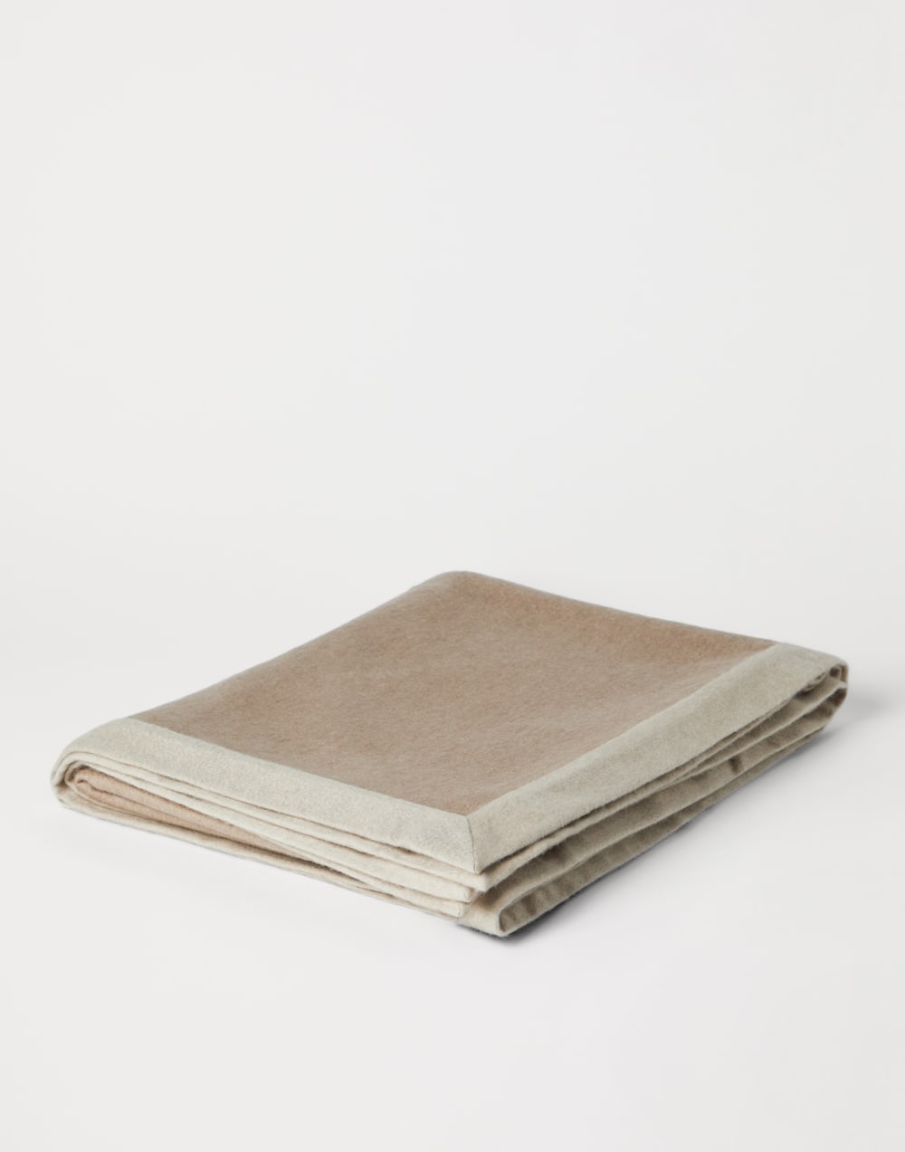 Cashmere throw with contrasting border Beige Lifestyle - Brunello Cucinelli
