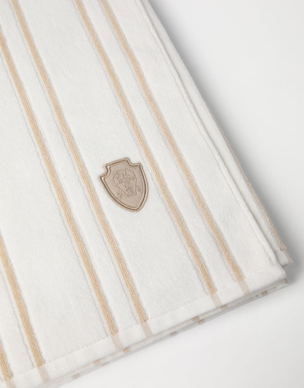 Striped terrycloth towel Beige Lifestyle - Brunello Cucinelli