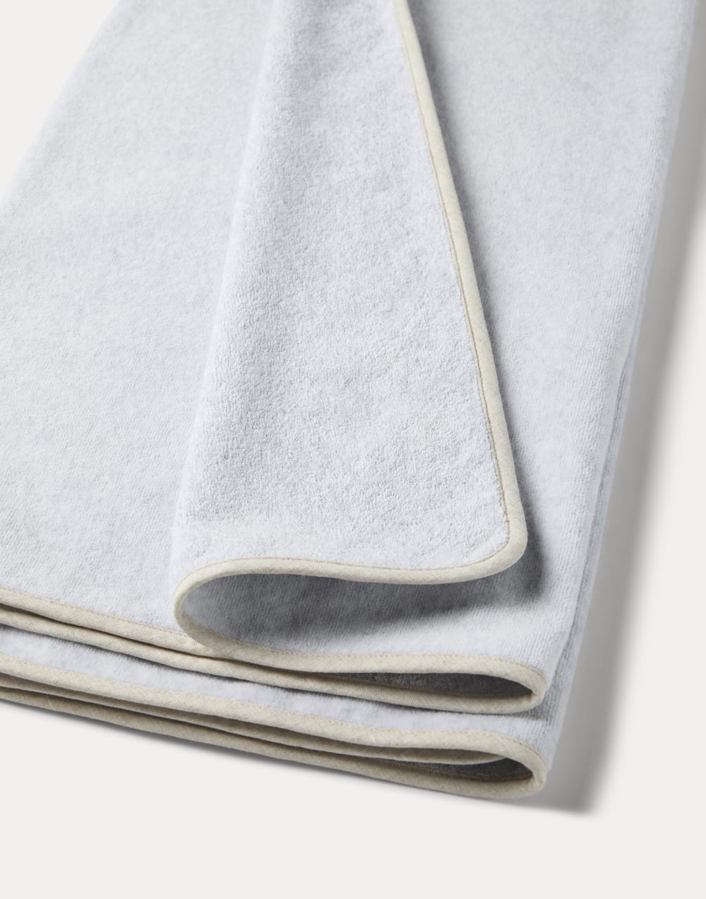 Terrycloth towel Light Grey Lifestyle - Brunello Cucinelli